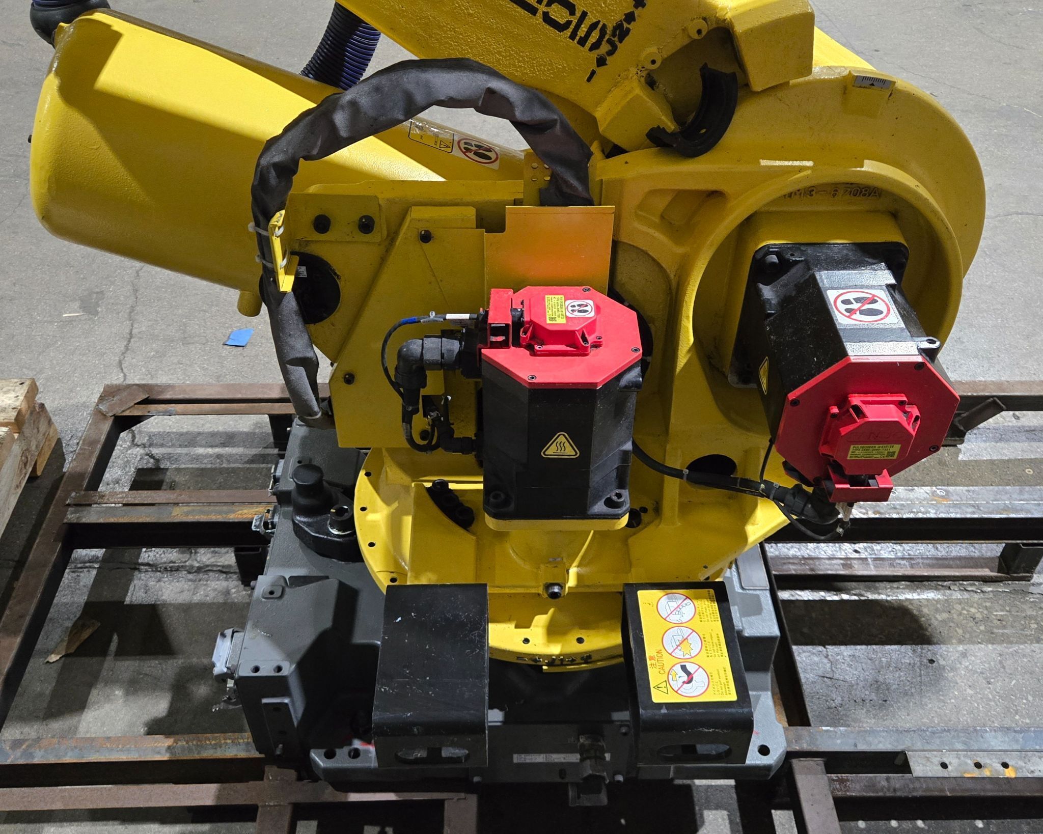FANUC R-2000iB/185L Complete with R-30iB Controller USED 6