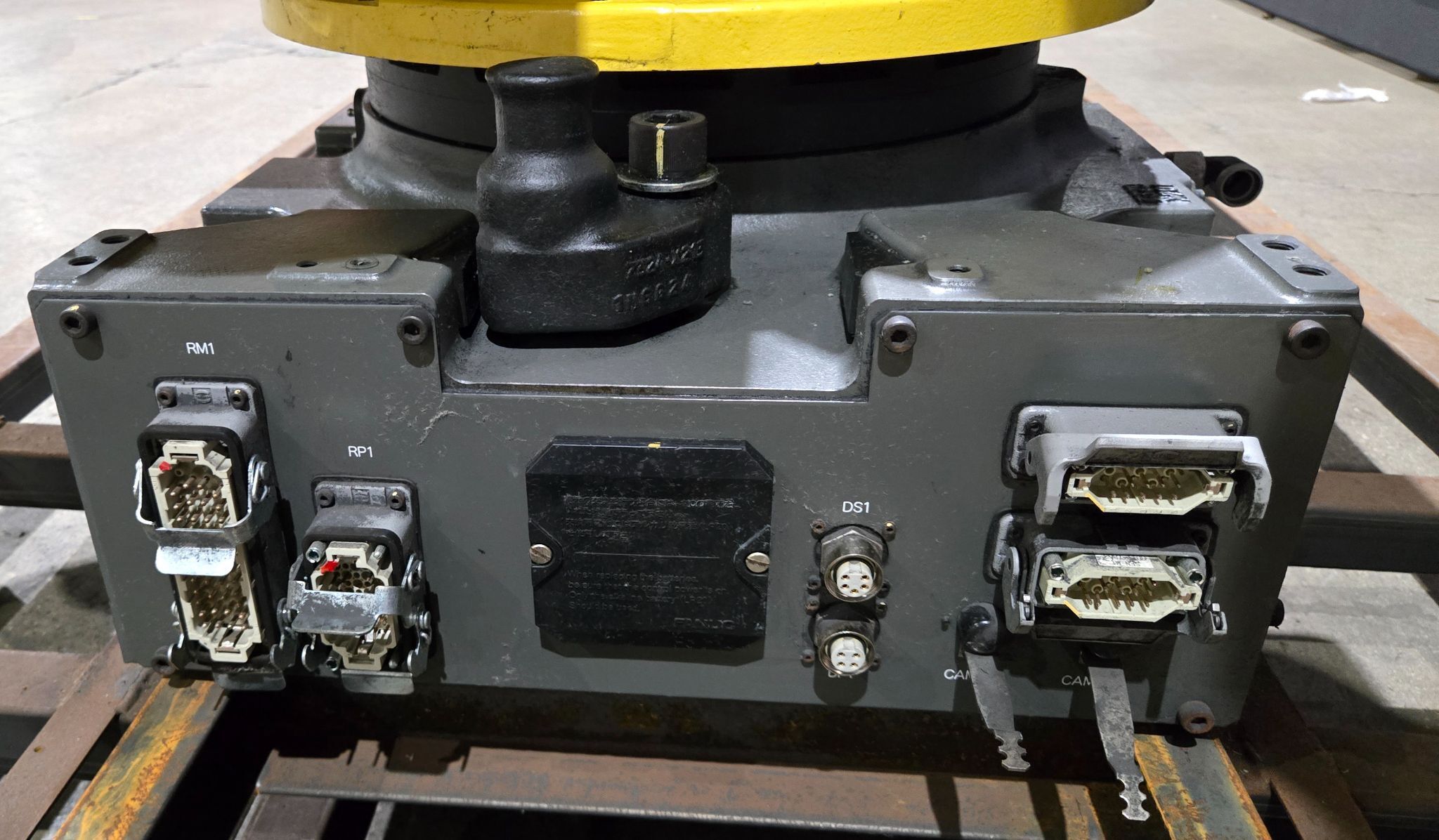 FANUC R-2000iB/185L Complete with R-30iB Controller USED 7