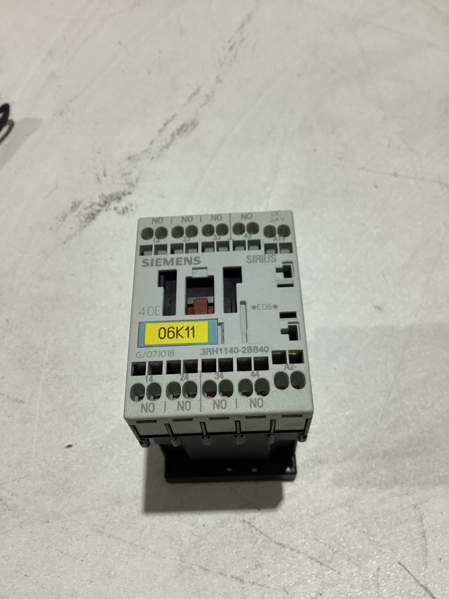 SIEMENS 3RH1140-2BB40 Auxiliary Contactor 4NO 24VDC NEW 0