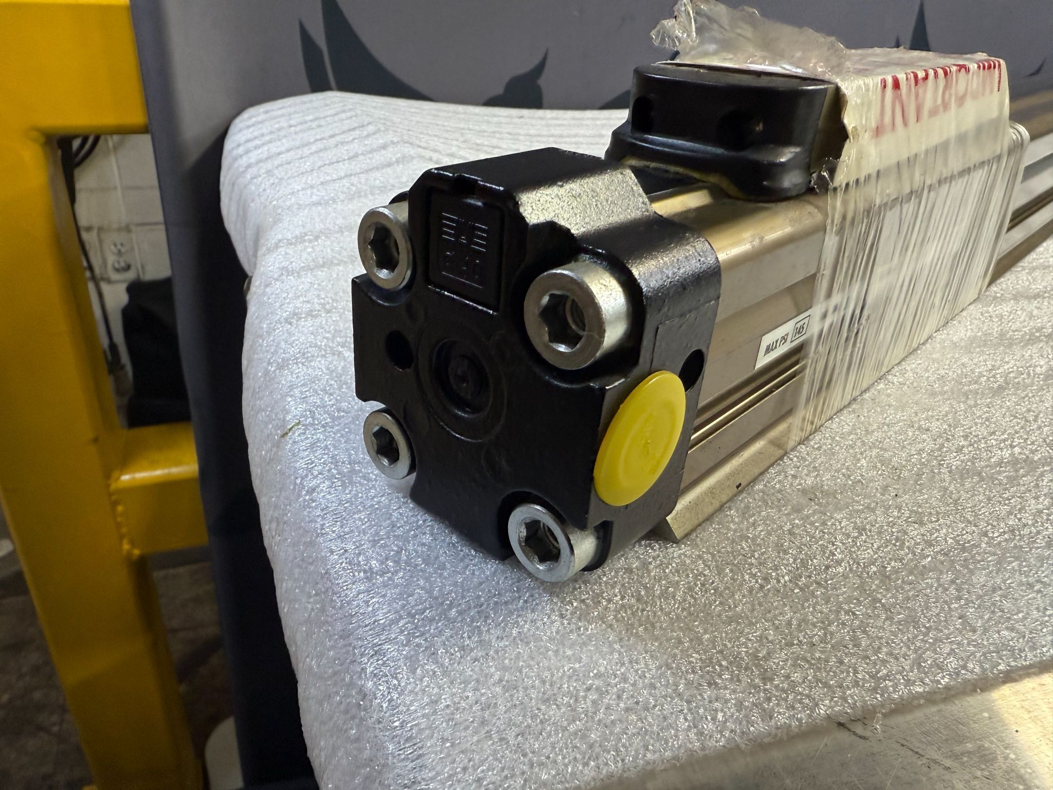 ASCO NUMATICS S1055400028AMO Rodless Pneumatic Actuator, Bore: 40mm, Stroke: 28" NEW 4