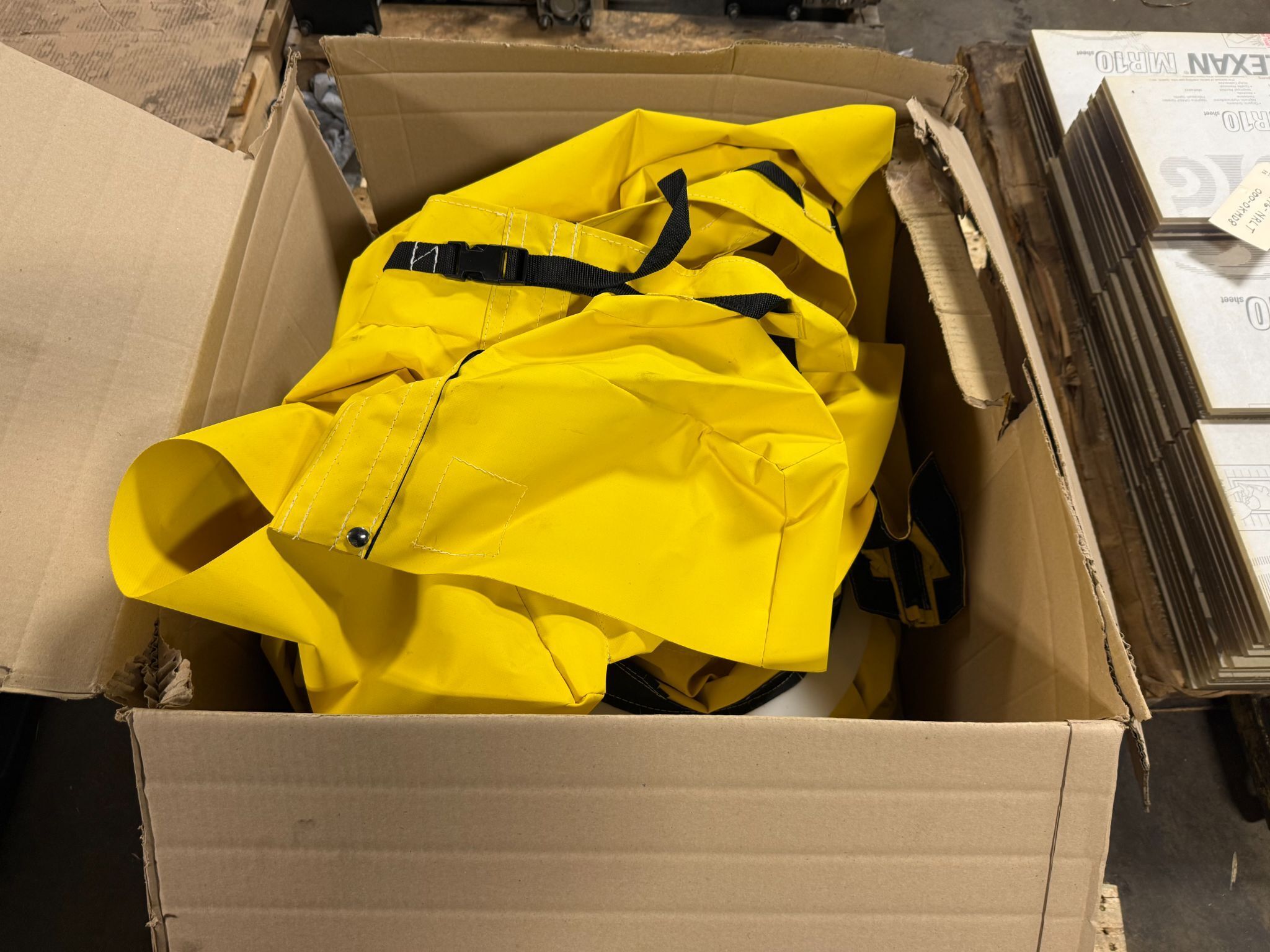 ROBOWORLD CFF1102876 FANUC R-2000iB/165F 4pc Suit NEW 0