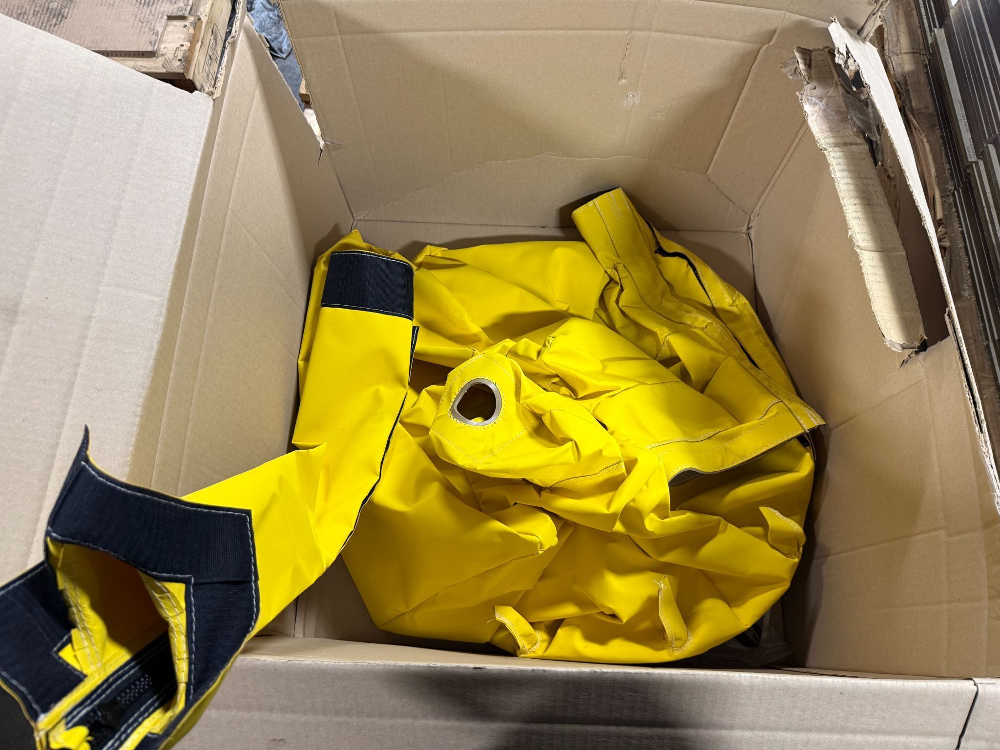 ROBOWORLD CFF1102876 FANUC R-2000iB/165F 4pc Suit NEW 4