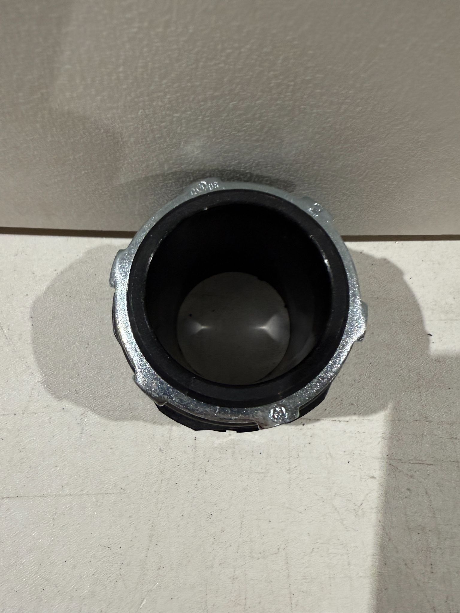 HUBBELL CONNECTOR P200NBK NEW 1