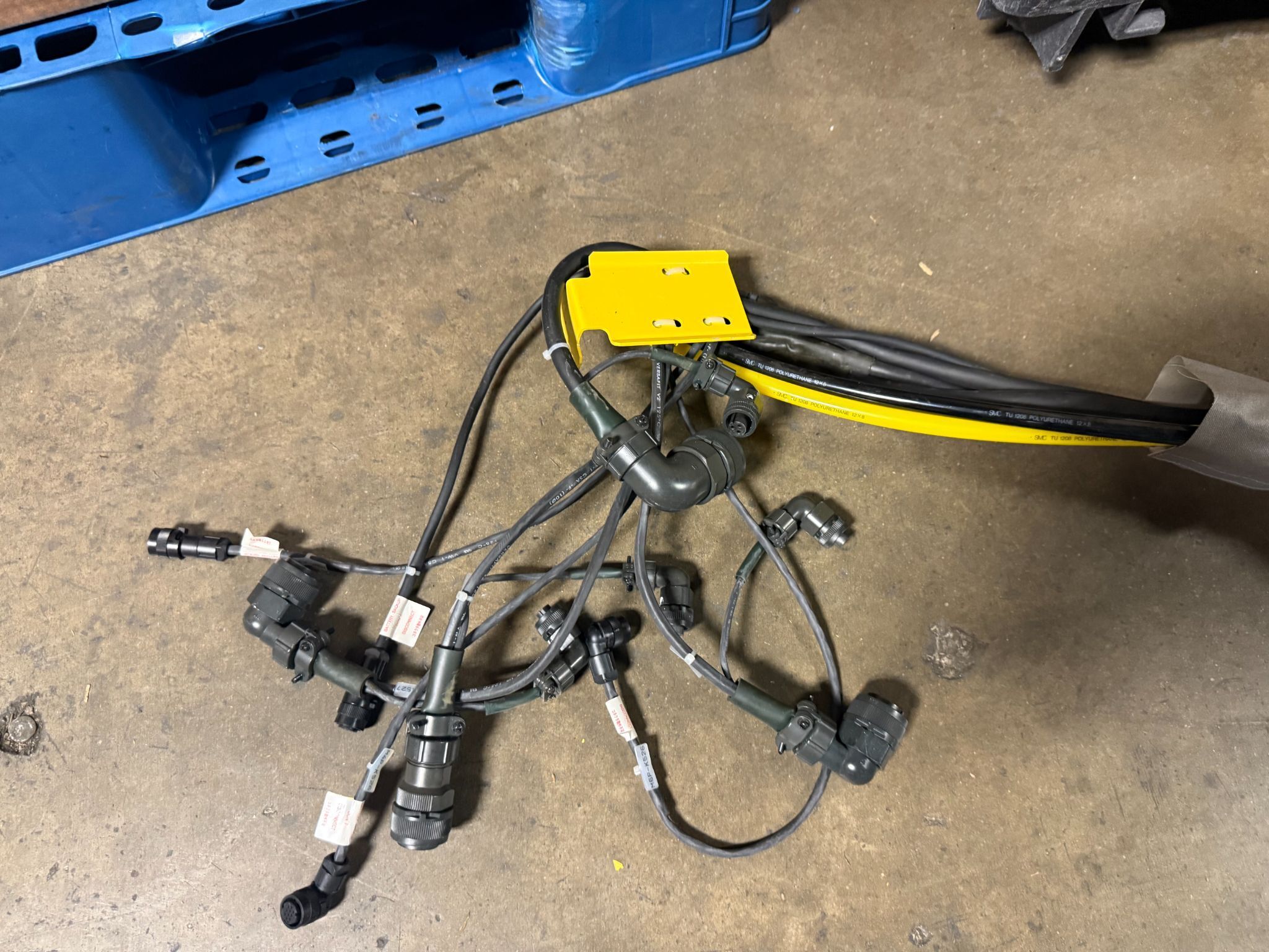 FANUC R-2000 Series RM1, RP1 Internal Robot Harness USED 5