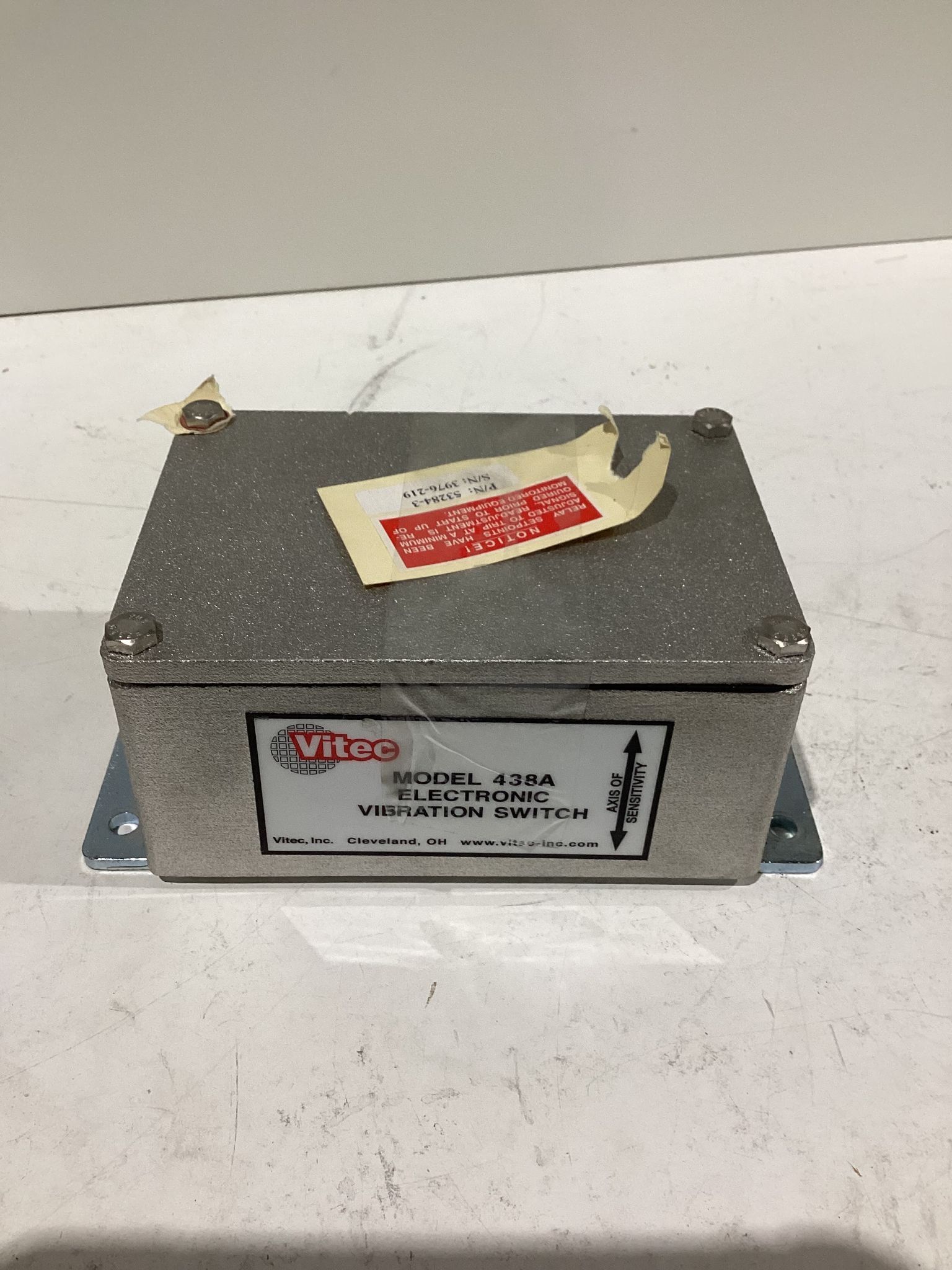 Vitec 53384-3 Electronic Vibration Switch Model 433A USED 0