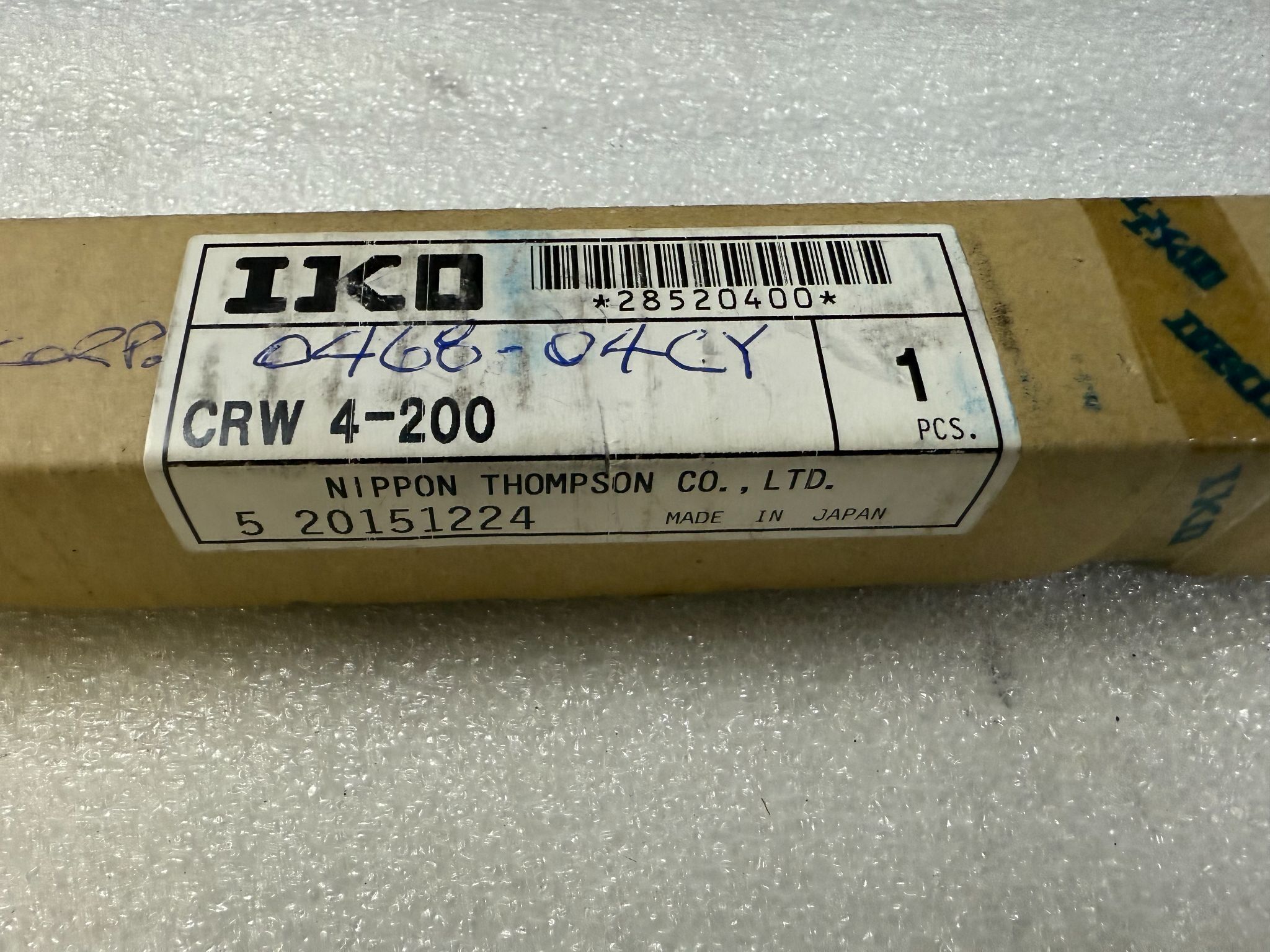 IKO CRW4-200 Crossed Roller Guide Way NEW 1