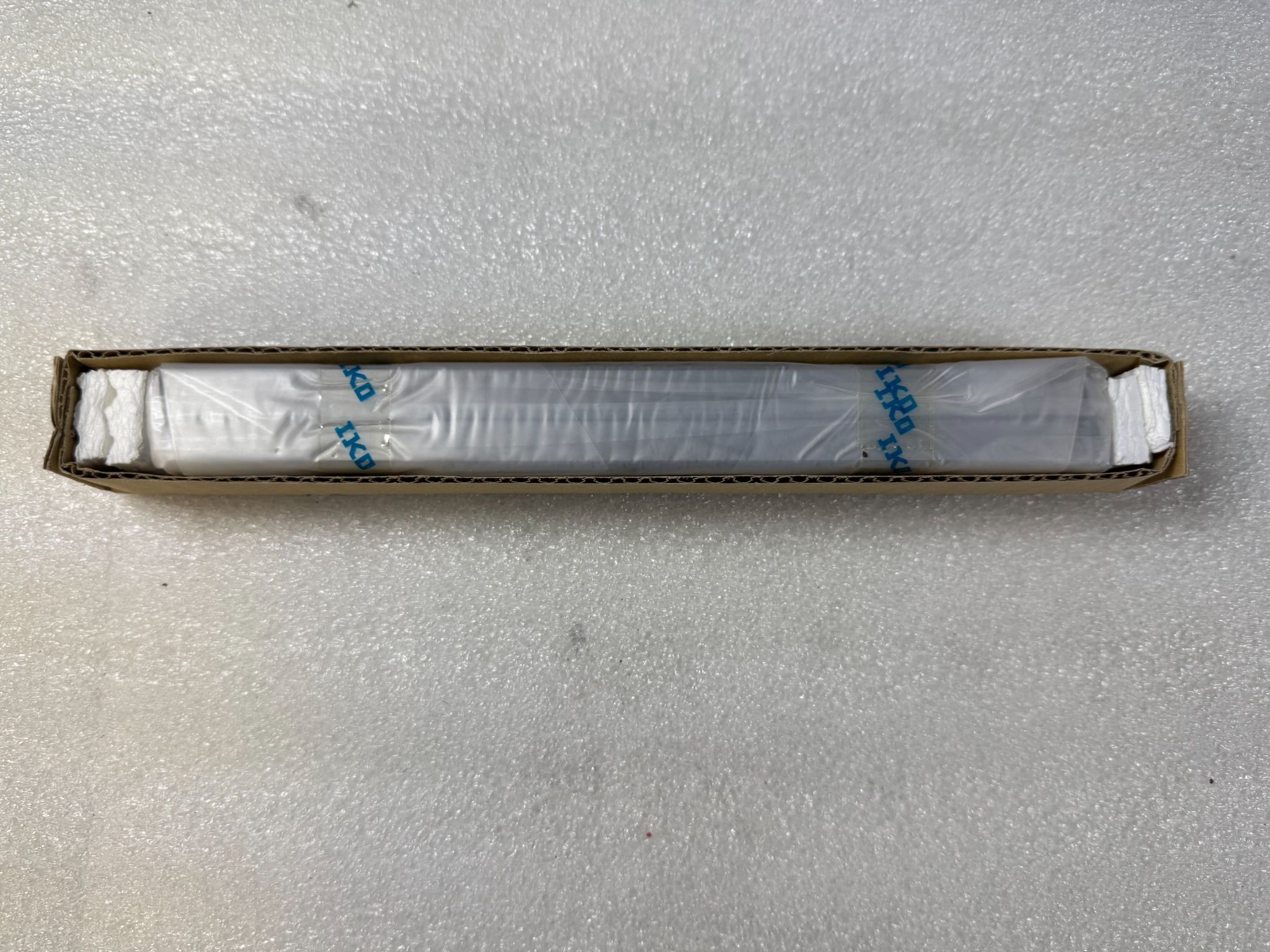 IKO CRW4-200 Crossed Roller Guide Way NEW 2