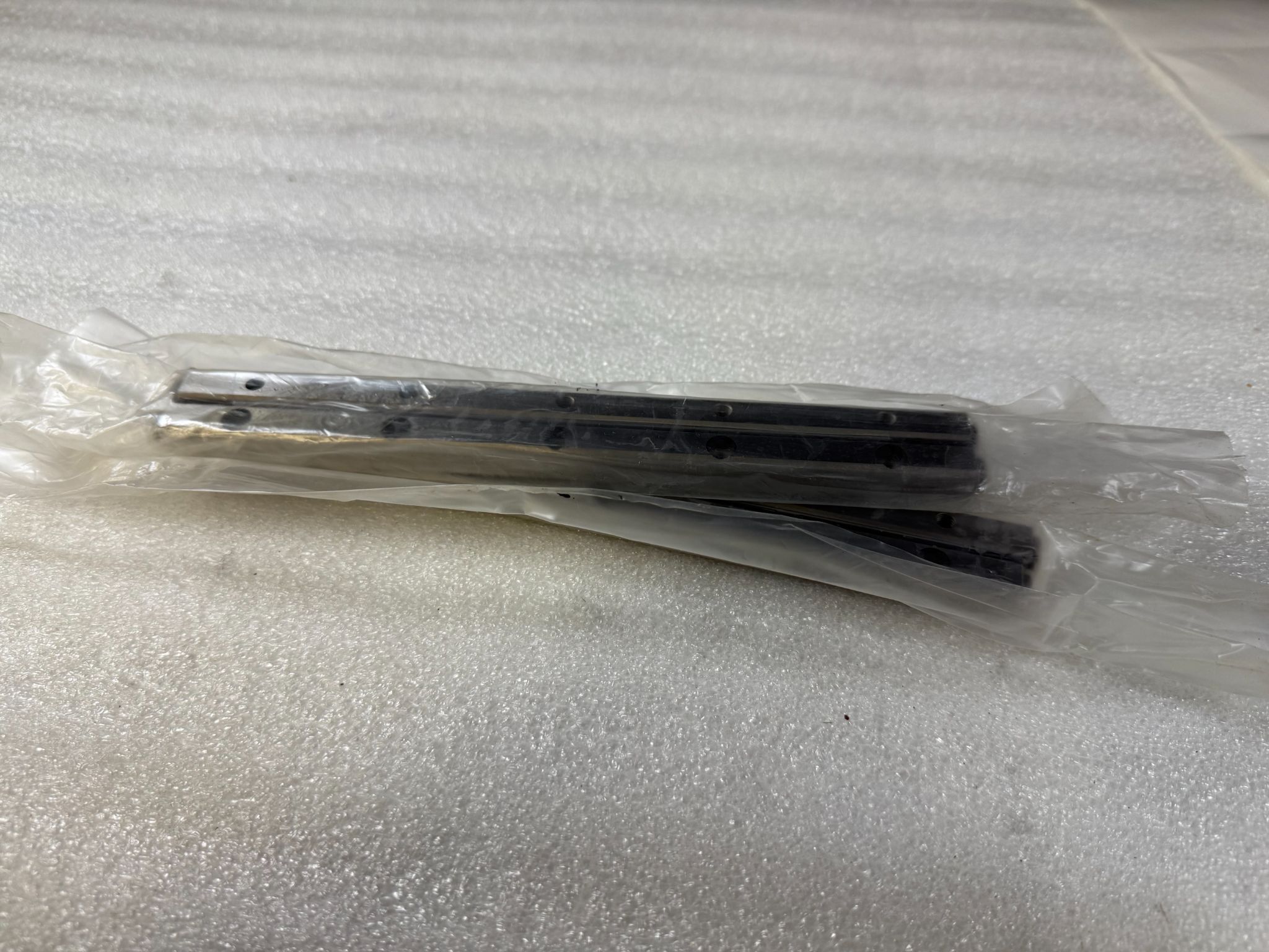 IKO CRW4-200 Crossed Roller Guide Way NEW OPEN BOX 2