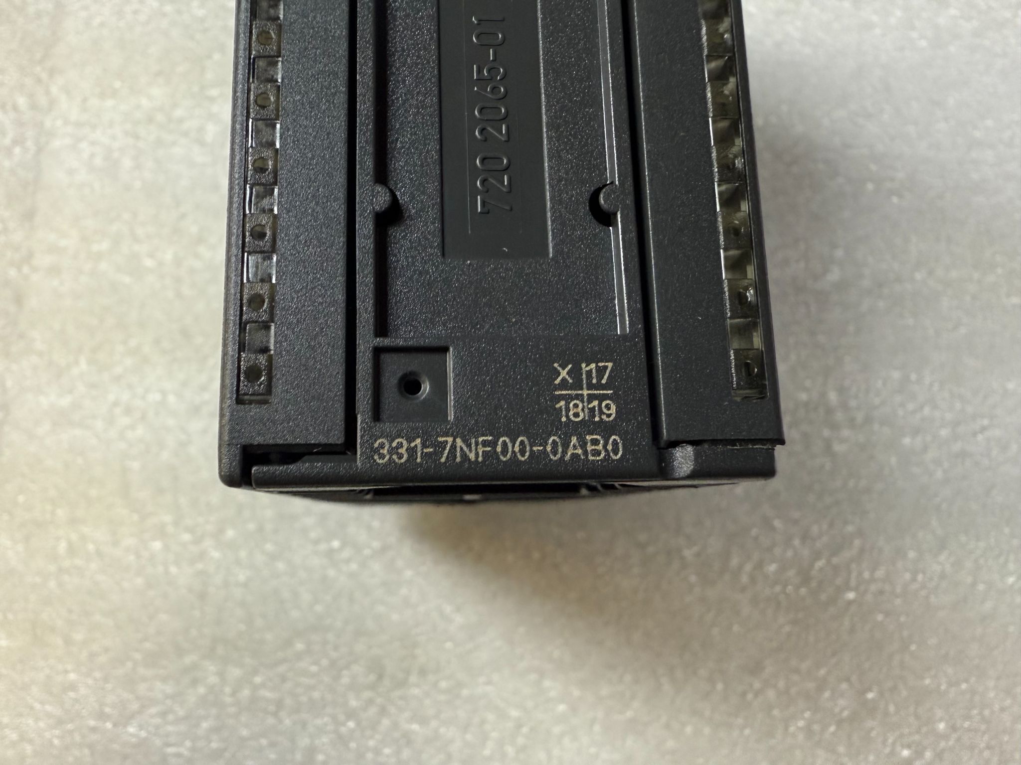 SIEMENS 6ES7331‑7NF00‑0AB0 SIMATIC S7‑300 Analog Input Module USED 1