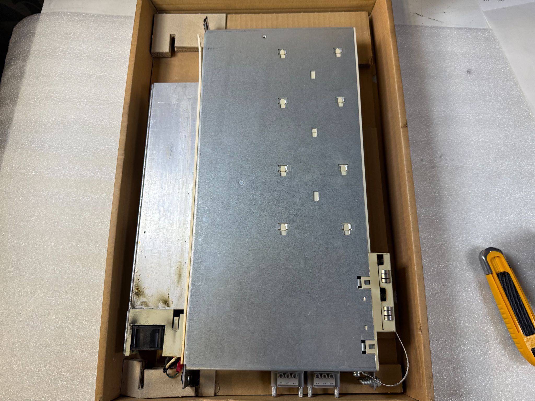 SIEMENS 6SN1124‑1AB00‑0HA2 SIMODRIVE LT‑Module EXT 2x8A USED 1