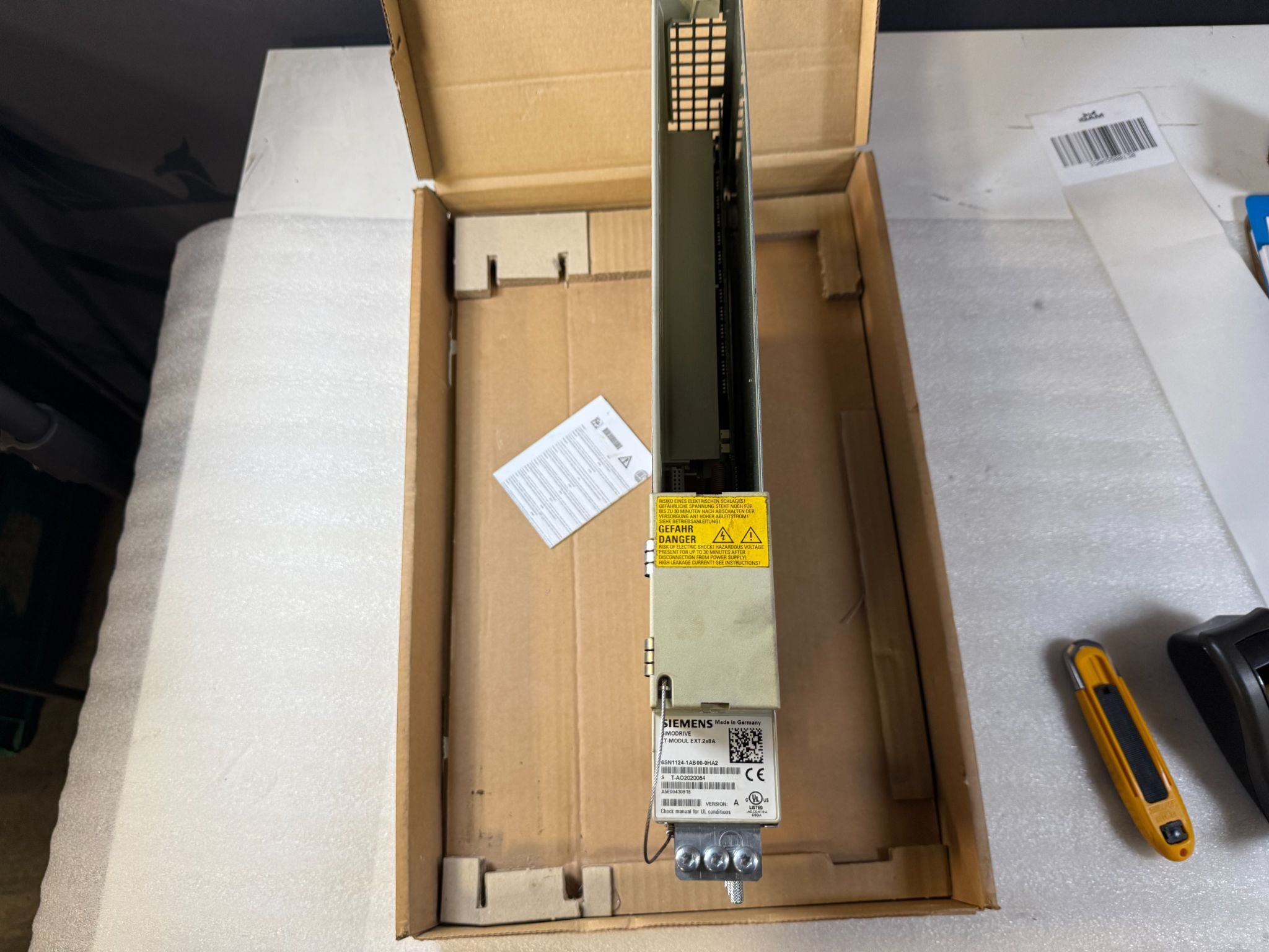 SIEMENS 6SN1124‑1AB00‑0HA2 SIMODRIVE LT‑Module EXT 2x8A USED 2