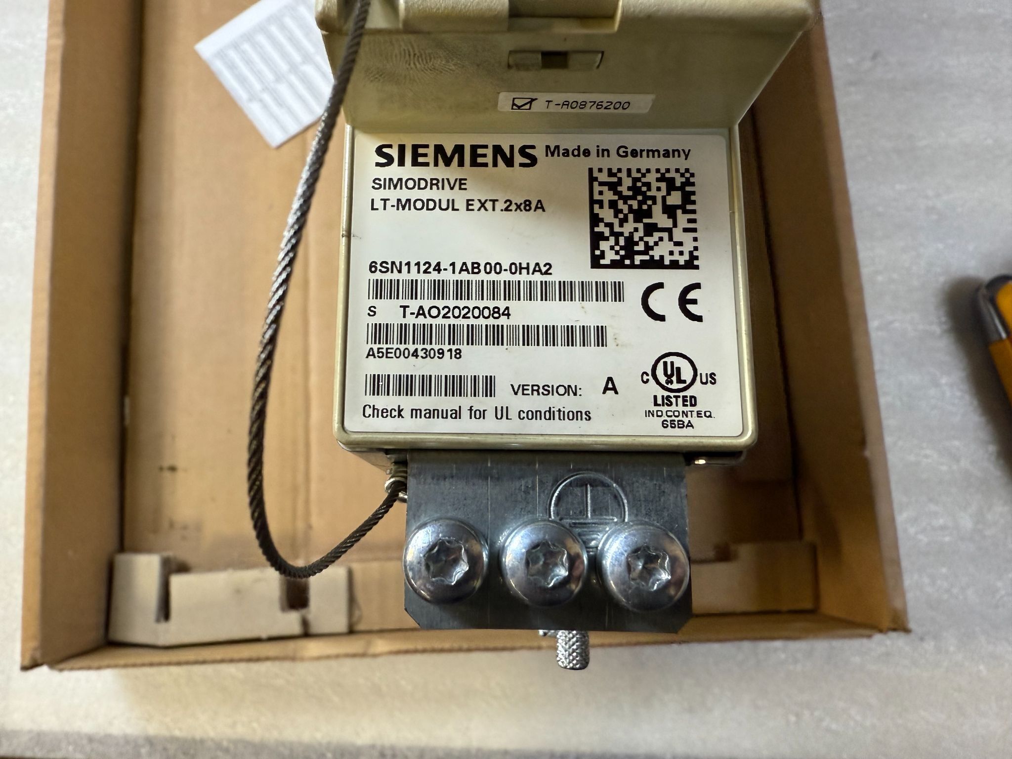 SIEMENS 6SN1124‑1AB00‑0HA2 SIMODRIVE LT‑Module EXT 2x8A USED 3
