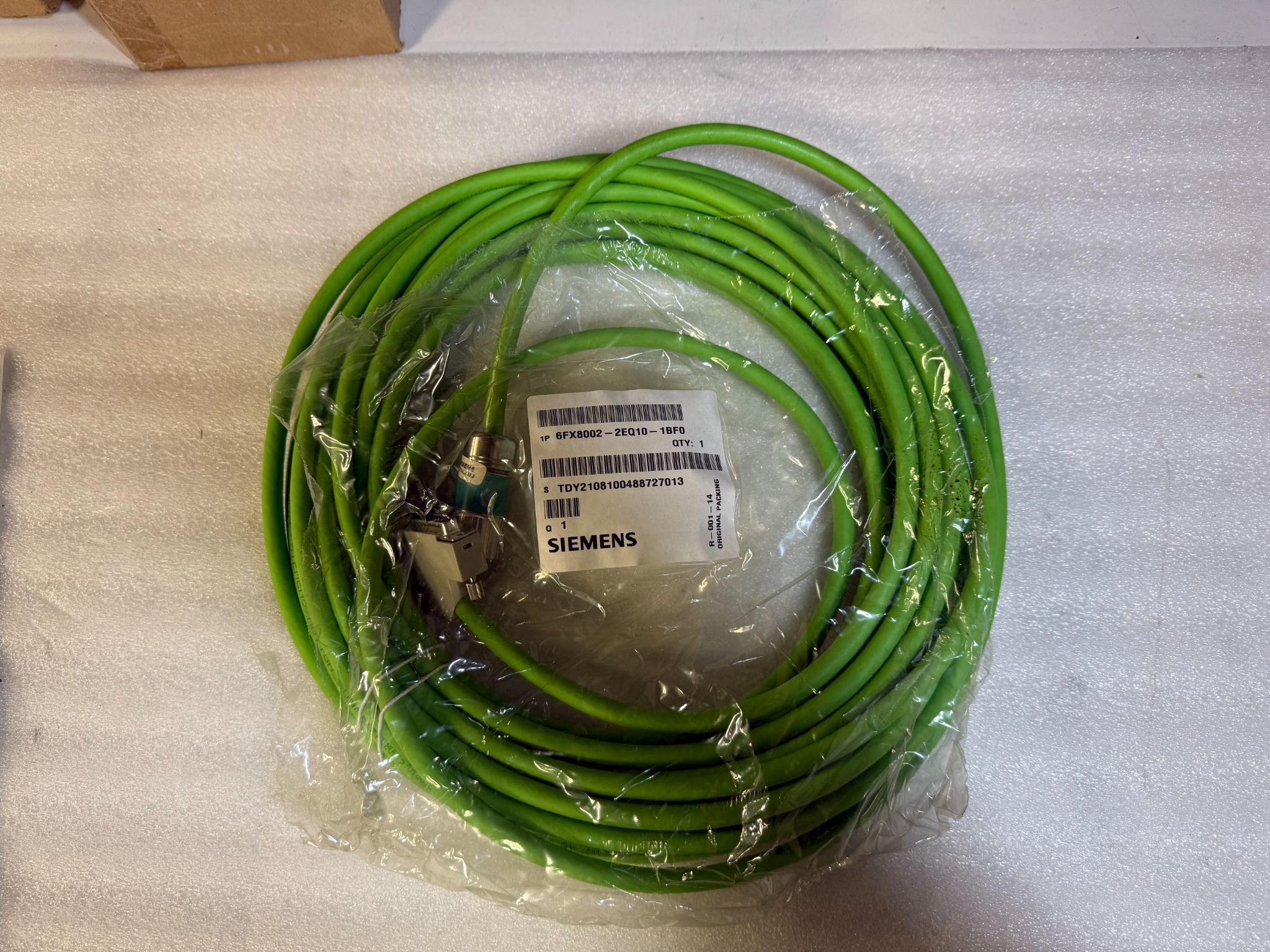 SIEMENS 6FX8002-2EQ10-1BF0 Signal Cable (15m) NEW 0