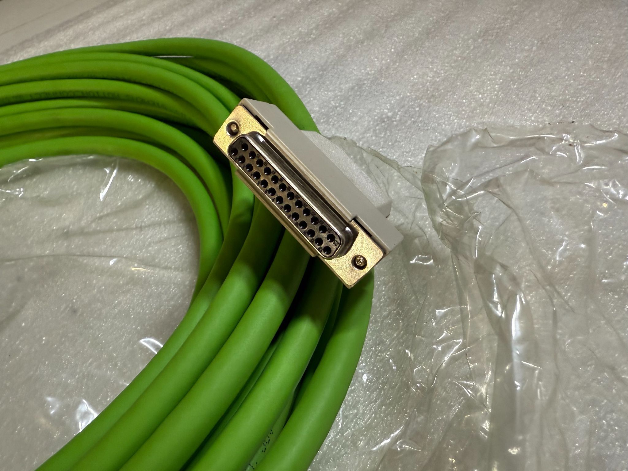 SIEMENS 6FX8002-2EQ10-1BF0 Signal Cable (15m) NEW 3