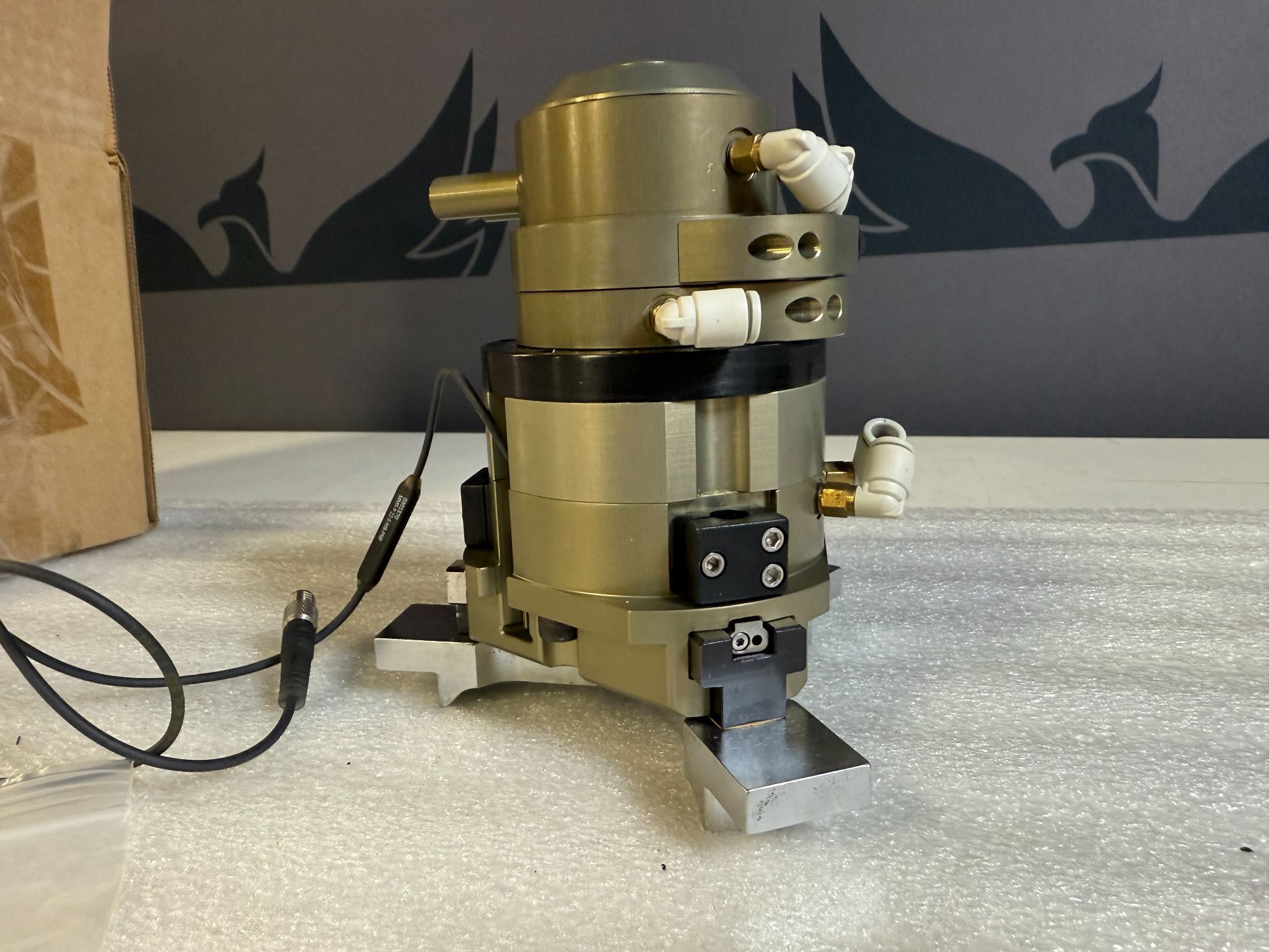 SCHUNK DDF‑2‑31 Rotary Feed‑Through Gripper Assembly USED 4