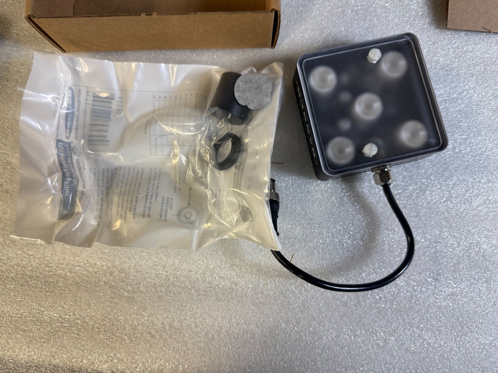 BANNER LEDIA70XD5‑XQ 70mm Vision Light Kit NEW 3