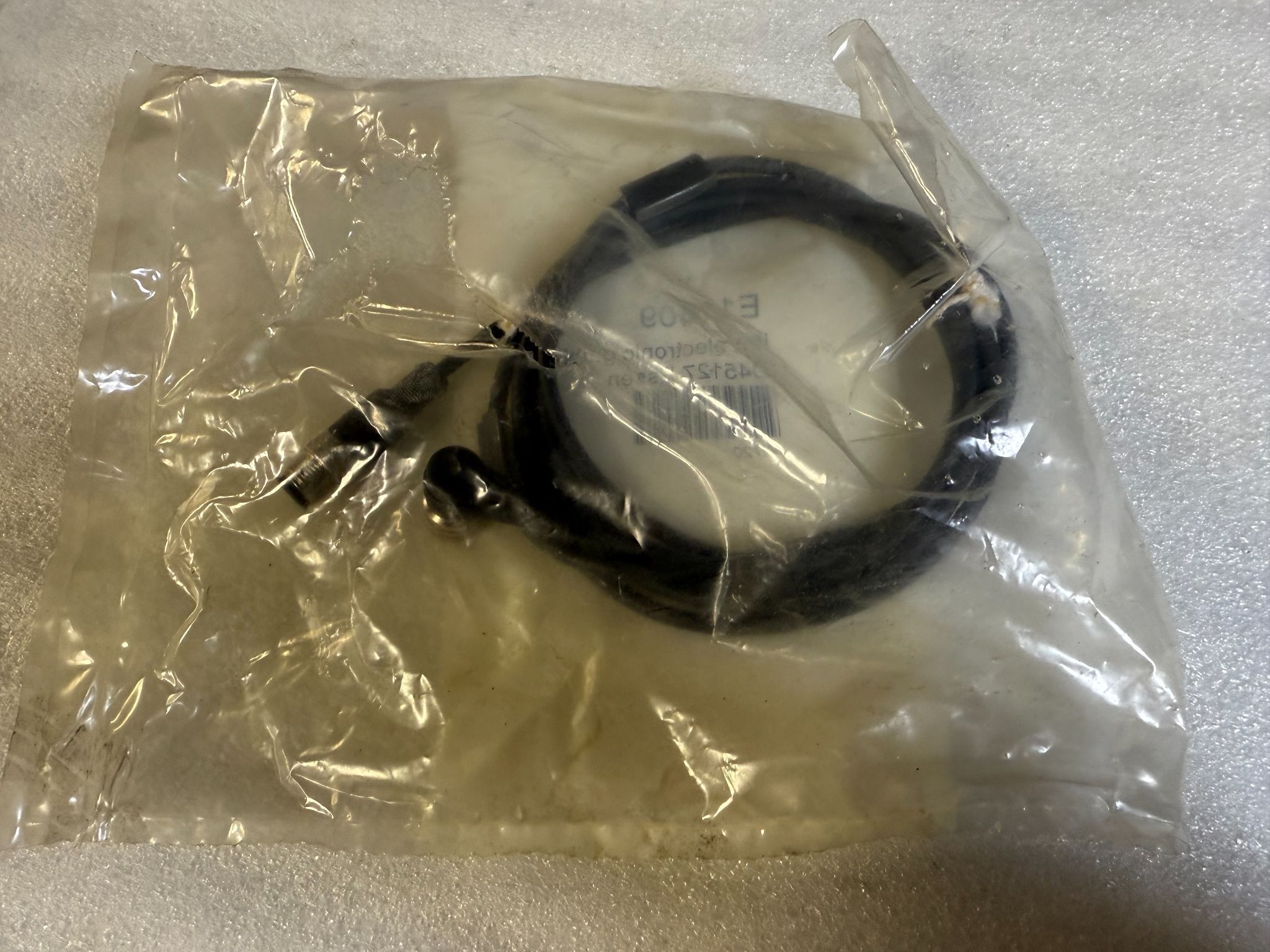 IFM E11409 Patch Cable (2m) NEW 1