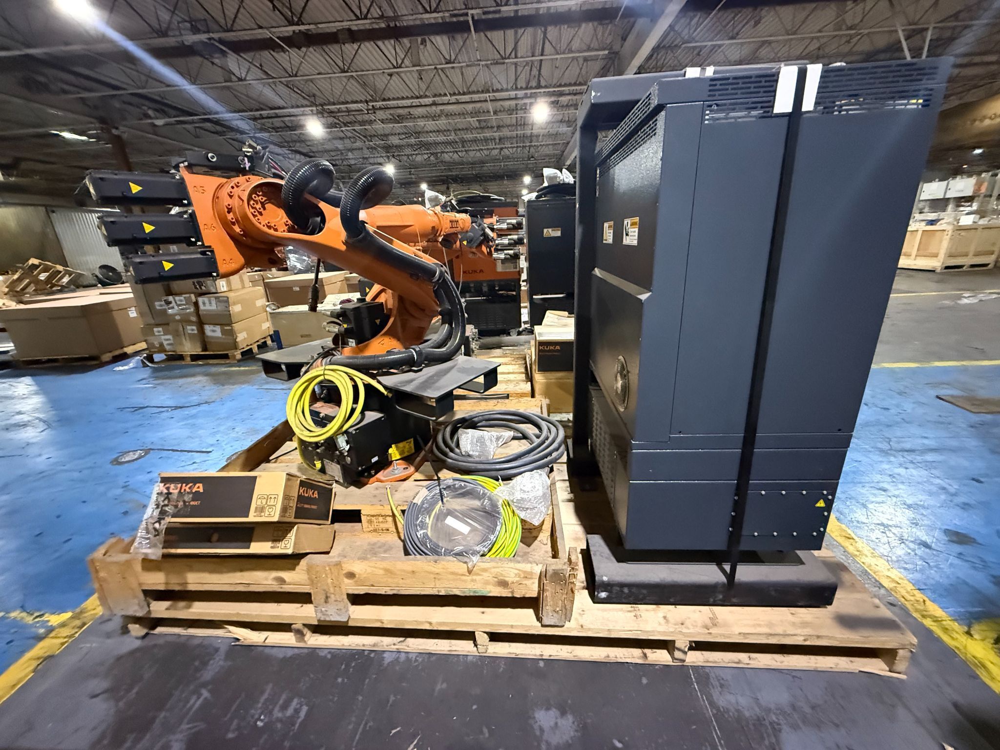 KUKA KR 16 L6-2 Robot Complete w/ KR C4 NA Controls NEW (Missing Pendant) 1