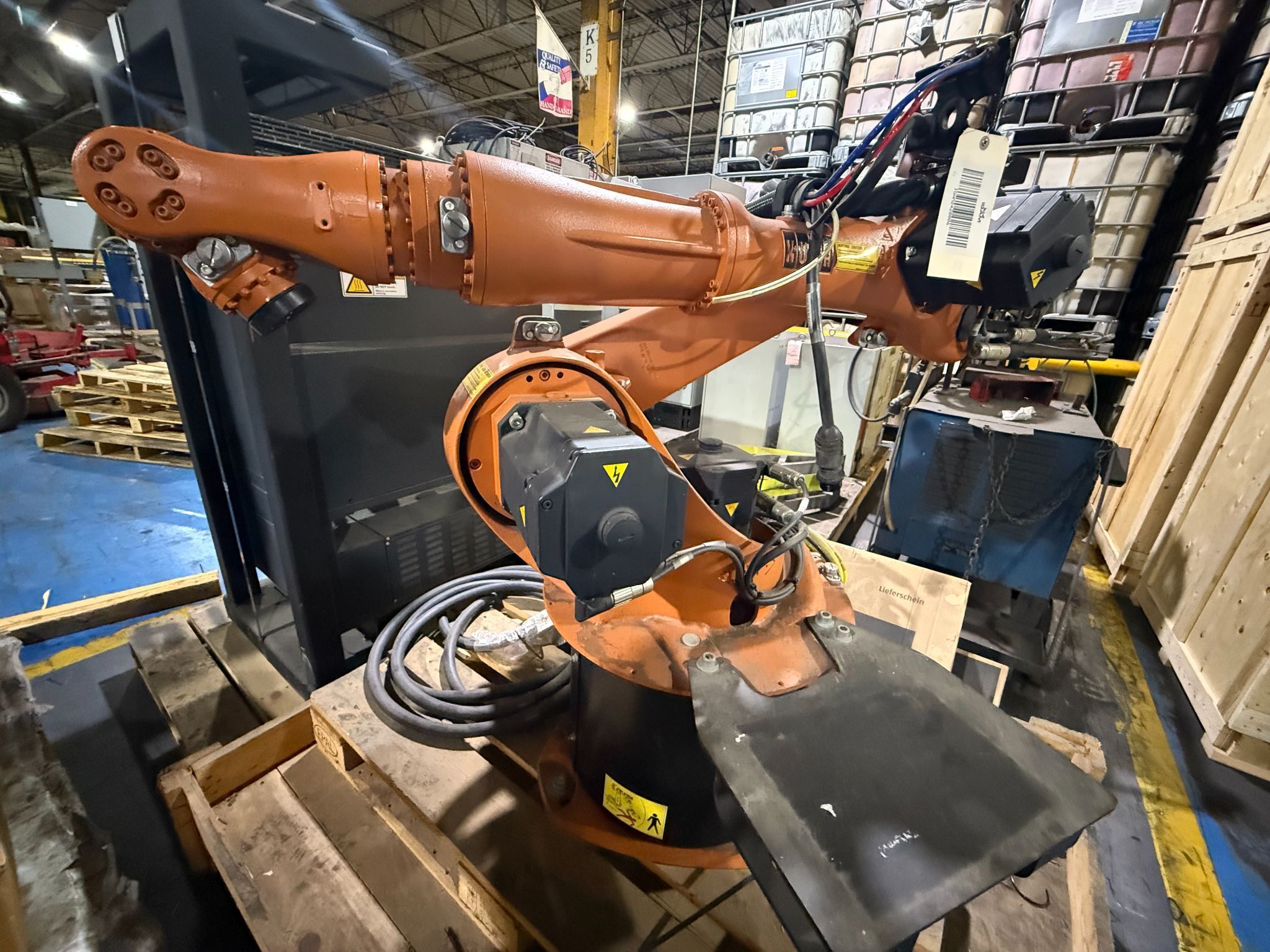 KUKA KR 16 L6-2 Robot Complete w/ KR C4 NA Controls NEW (Missing Pendant) 2