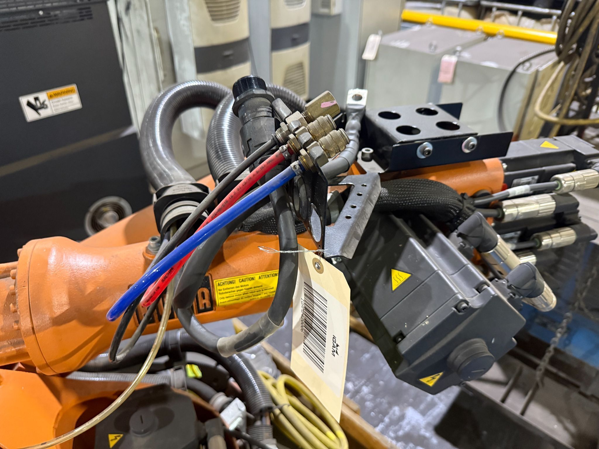KUKA KR 16 L6-2 Robot Complete w/ KR C4 NA Controls NEW (Missing Pendant) 3