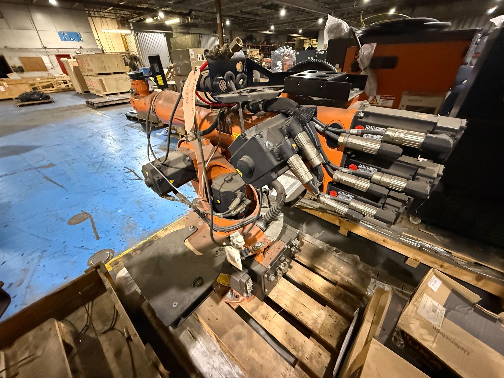 KUKA KR16 L6-2 Robot Complete w/ KR C4 NA Controller NEW (Missing Pendant) 2