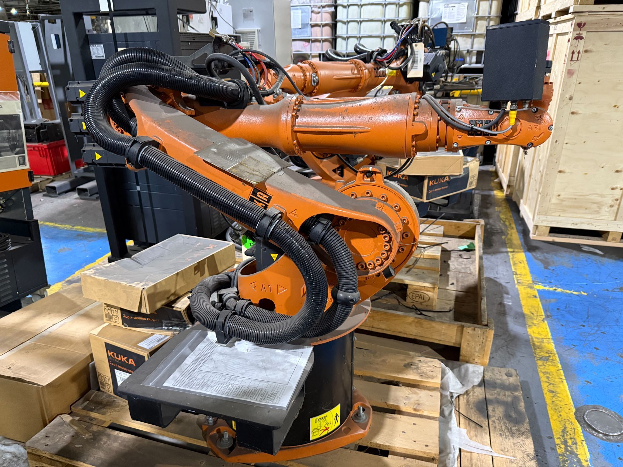 KUKA KR16 L6-2 Robot Complete w/ KR C4 NA Controller NEW (Missing Pendant) 1