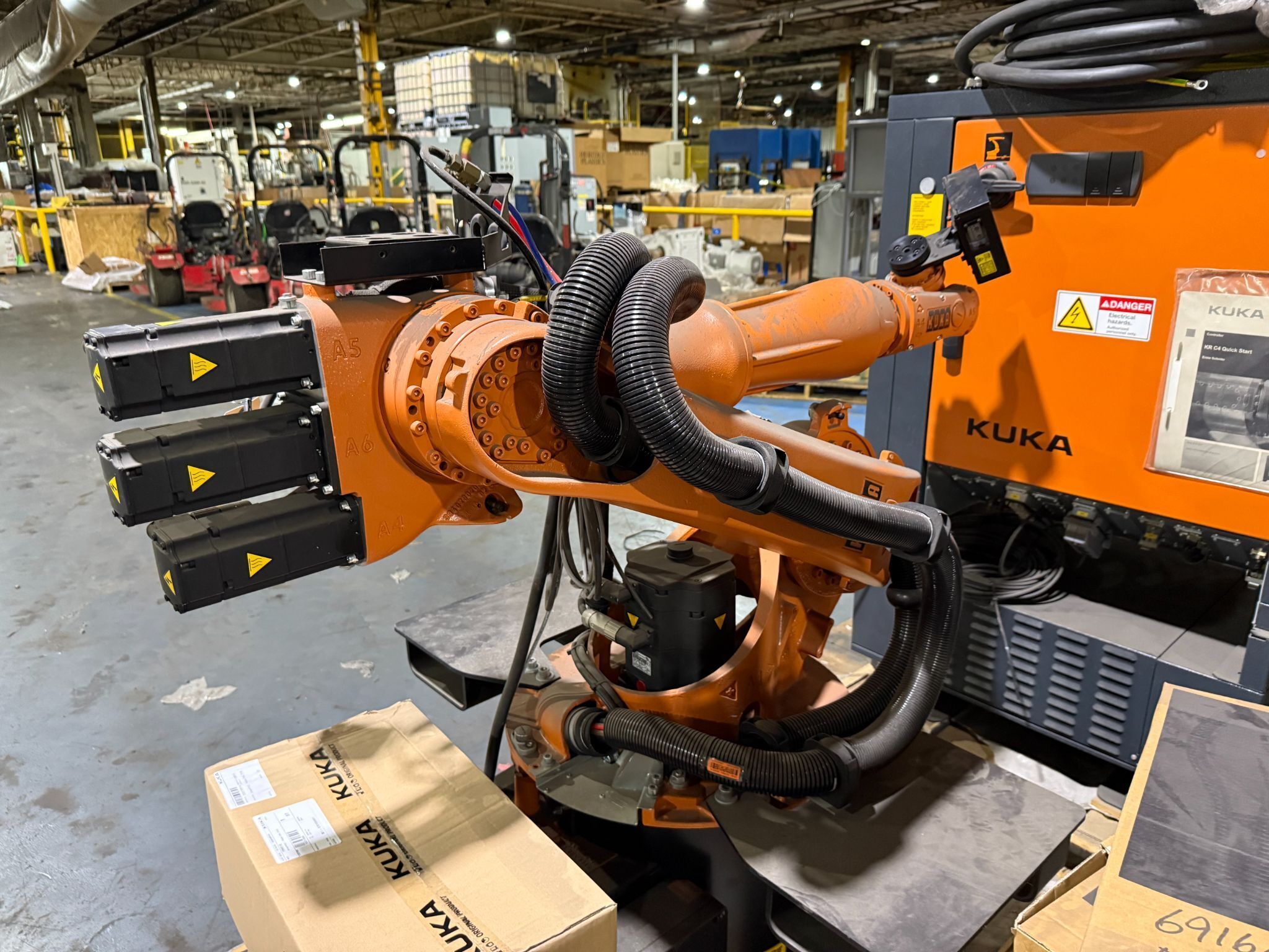 KUKA KR16 L6-2 Robot Complete w/ KR C4 Controls NEW (Missing Pendant) 1