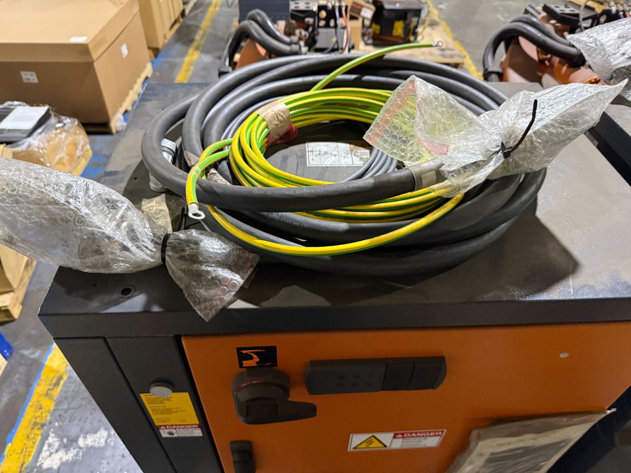 KUKA KR16 L6-2 Robot Complete w/ KR C4 Controls NEW (Missing Pendant) 4