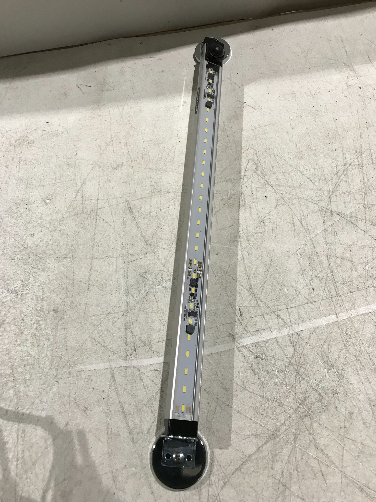 BANNER WLS28-2XW430XMQ LED Strip Light USED 1