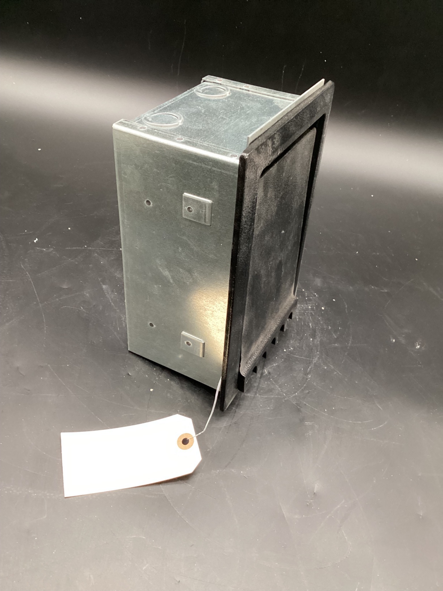 CANADIAN ELECTRICAL RACEWAYS RF9-C Floor Box Assembly NEW 1