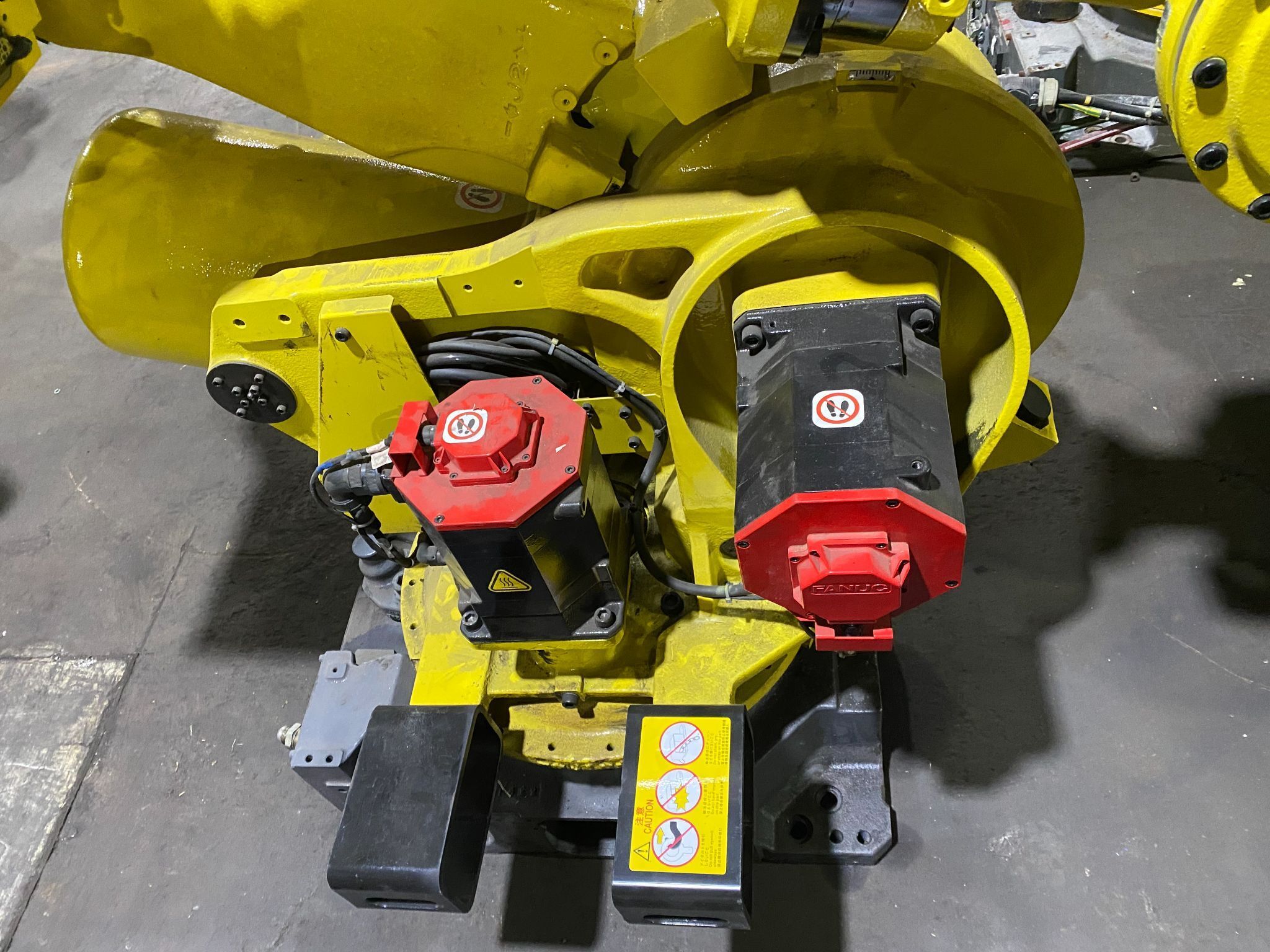 FANUC - R-2000iB/210F Robot USED 4
