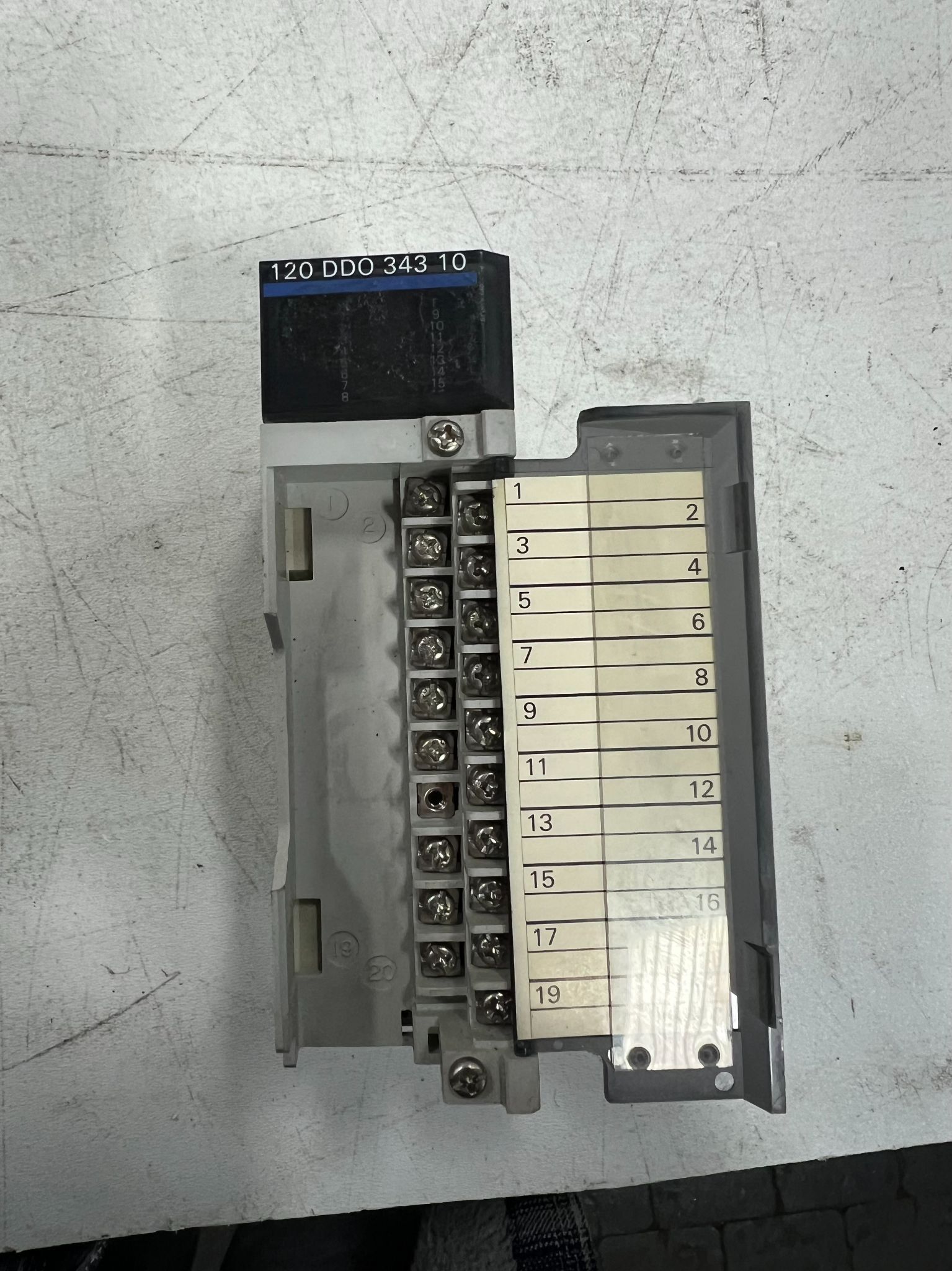 YASKAWA JAMSC-120DD034310 MEMOCON GL120 Digital Output Module USED 1