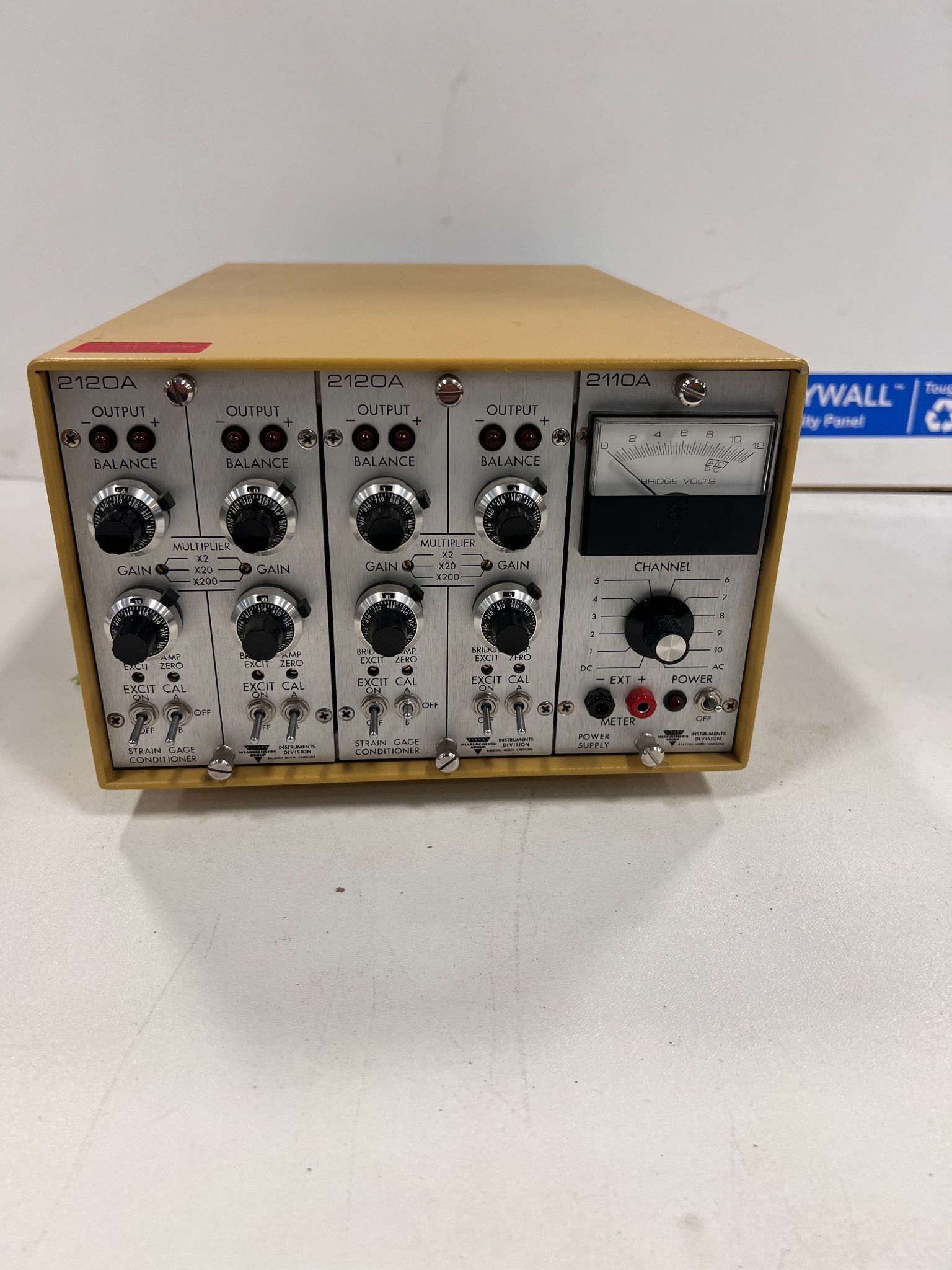 Vishay Measurements Group 2160 Strain Gauge Conditioner USED 0