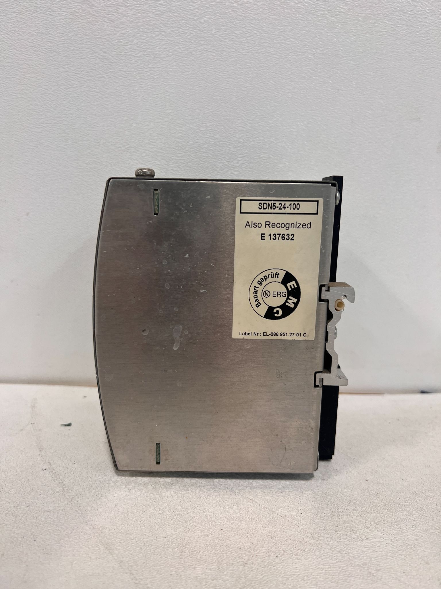SOLA SDN 5-24-100 24VDC 5A Power Supply USED 3