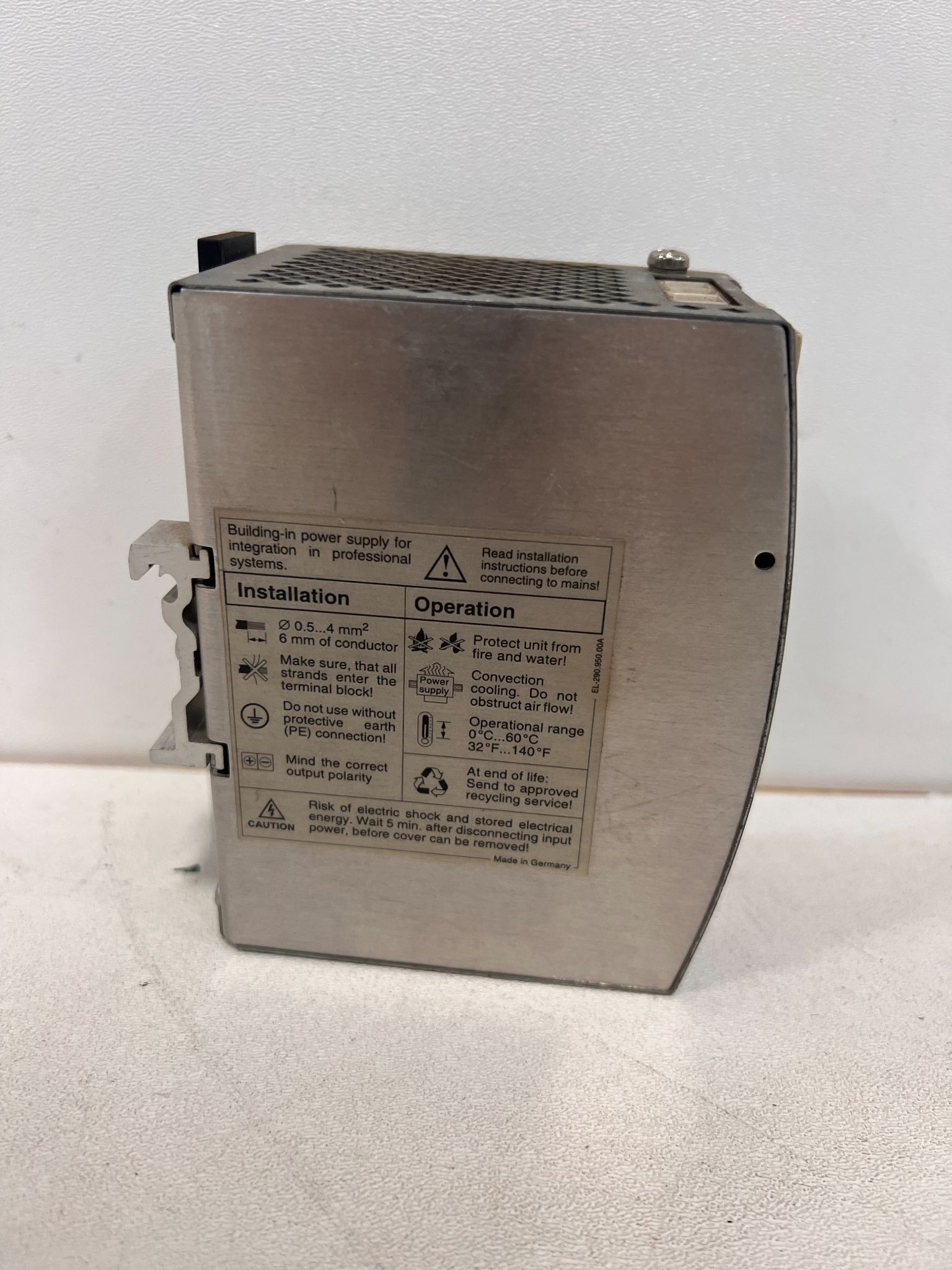 SOLA SDN 5-24-100 24VDC 5A Power Supply USED 4