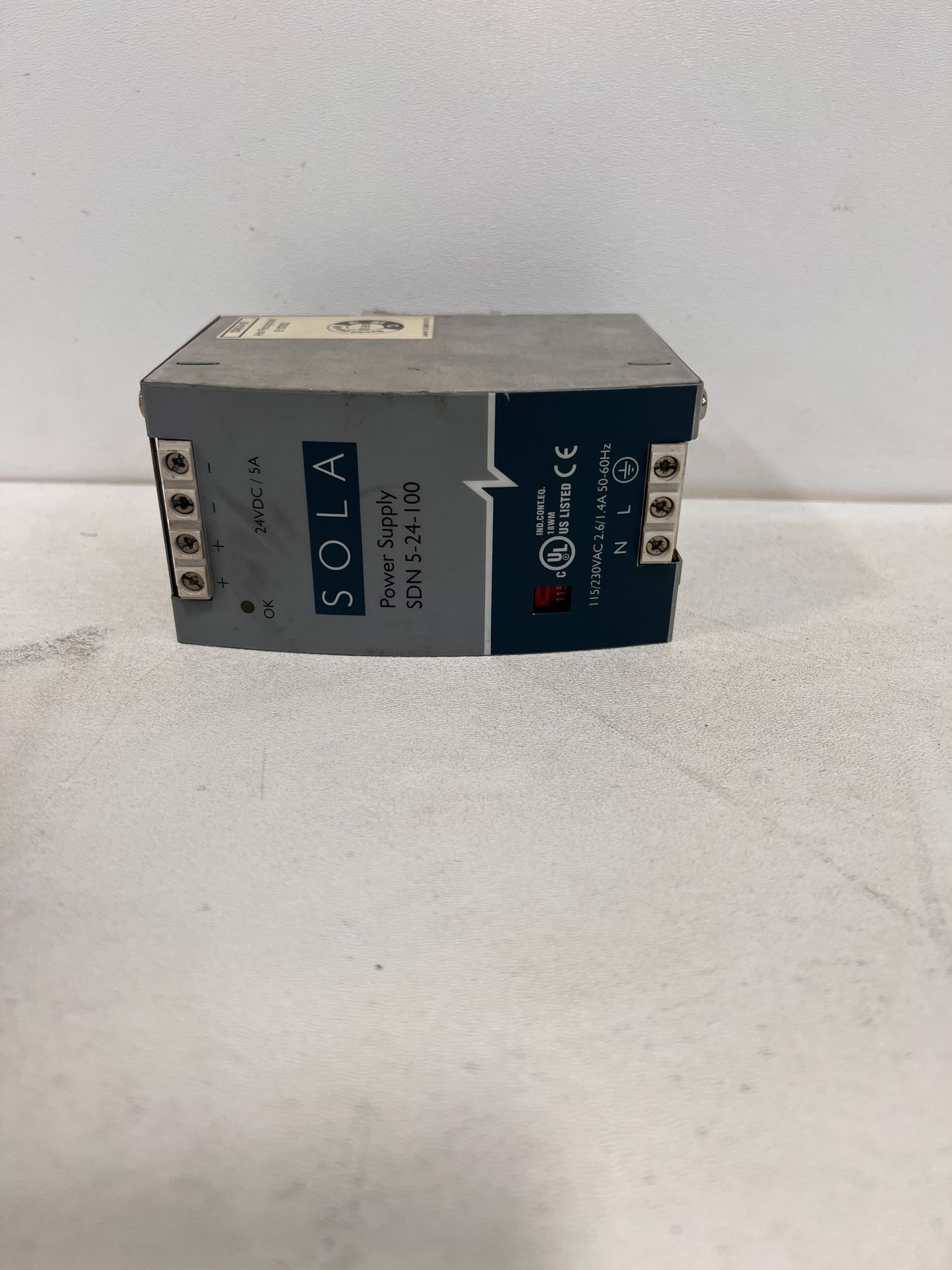 SOLA SDN 5-24-100 24VDC 5A Power Supply USED 1