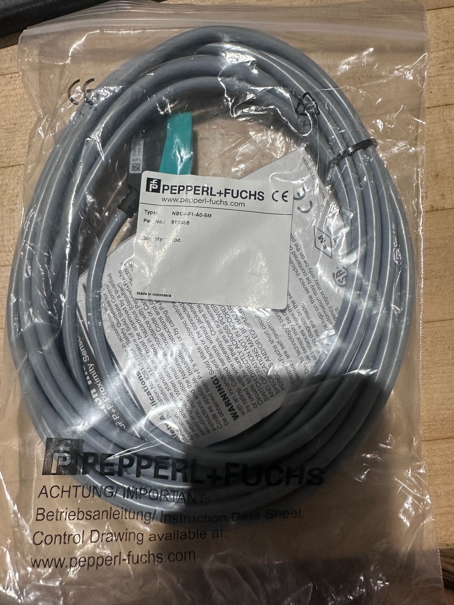 PEPPERL & FUCHS NBB4-F1-A0-5M Inductive Sensor New 1