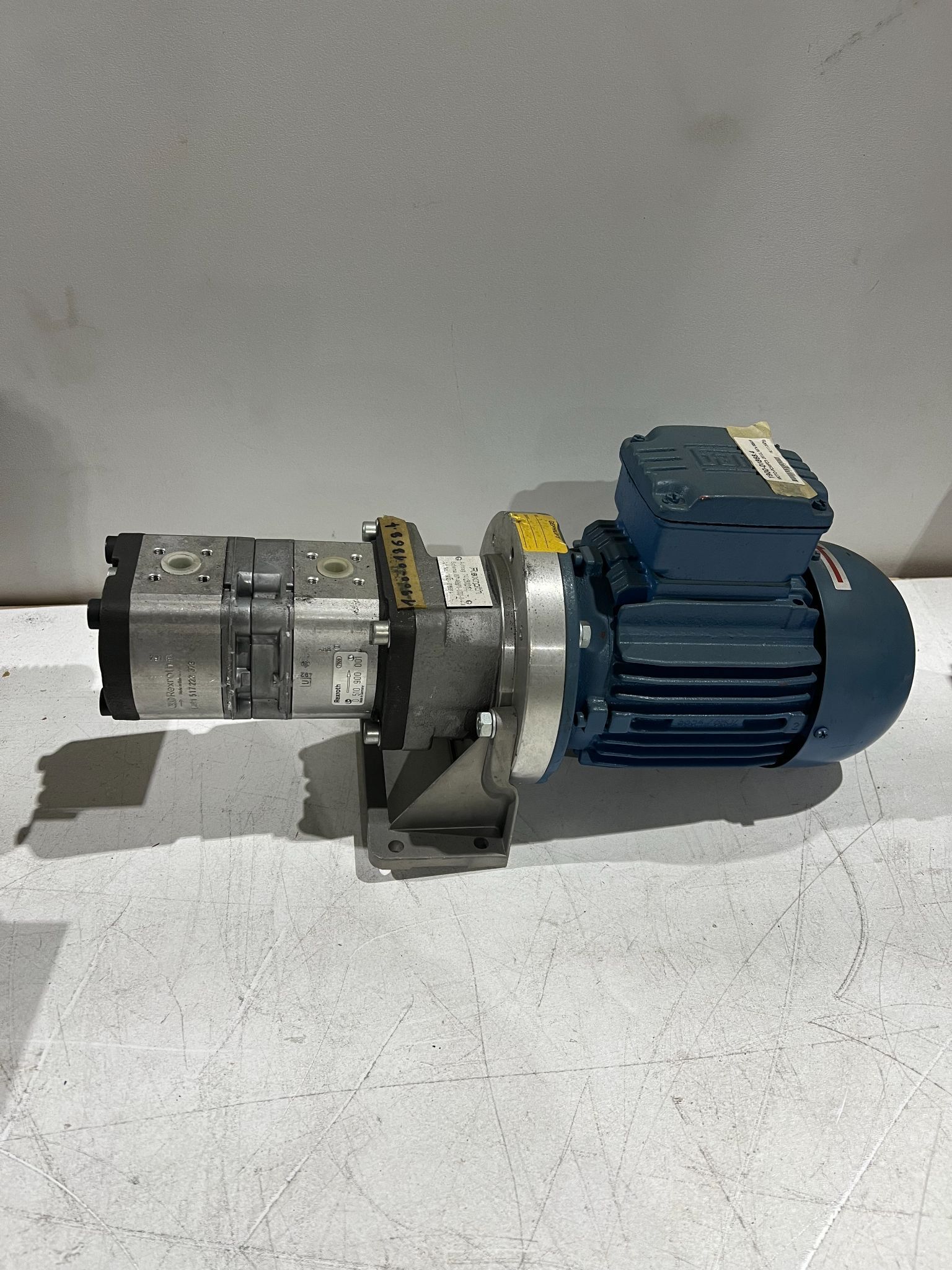 WEG 1900-01868.4 Gearmotor Assembly with Hydraulic Pump USED 0