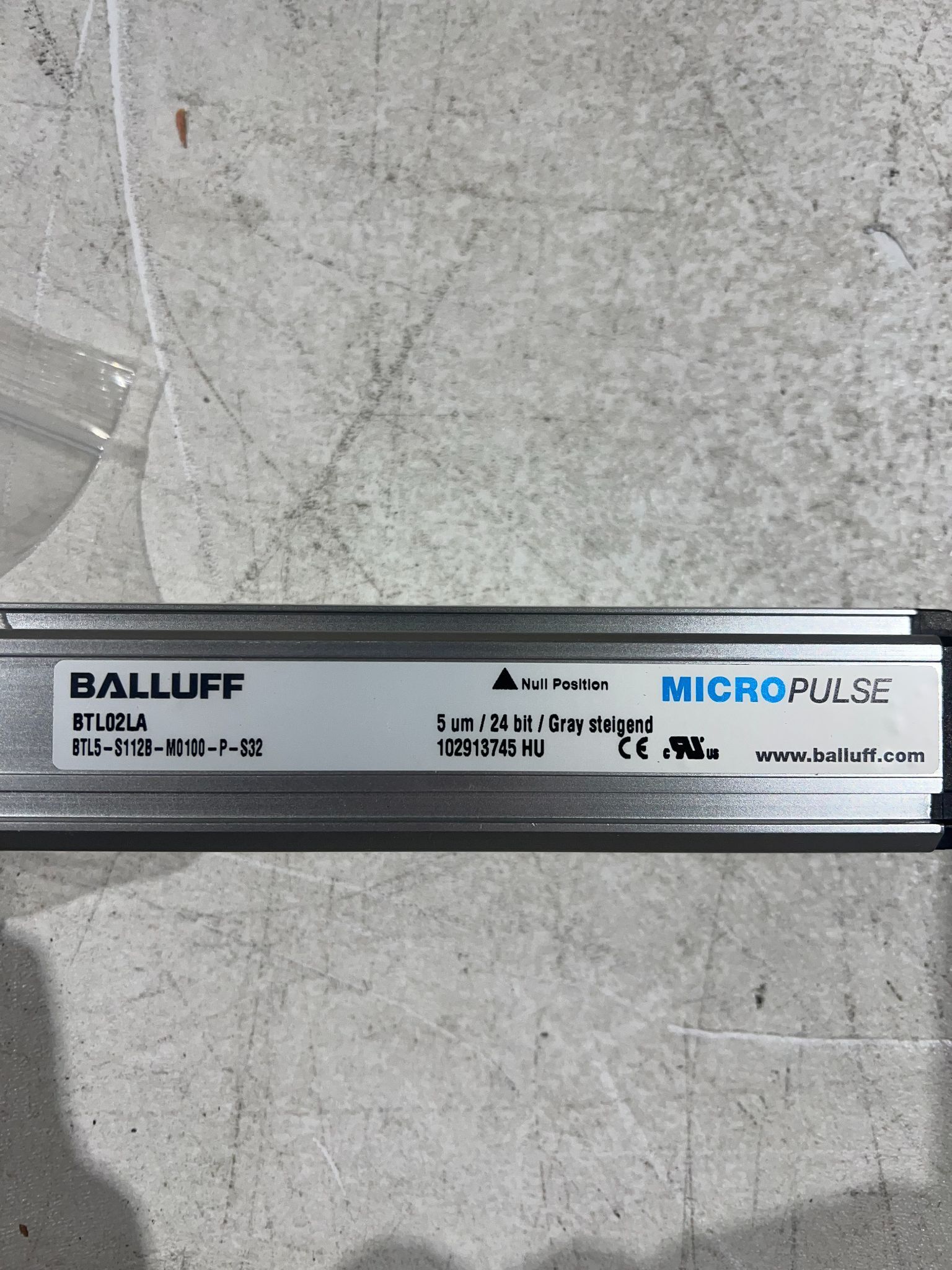 BALLUFF BTL5-S112B-M0100-P-S32 Linear Position Sensor NEW 1
