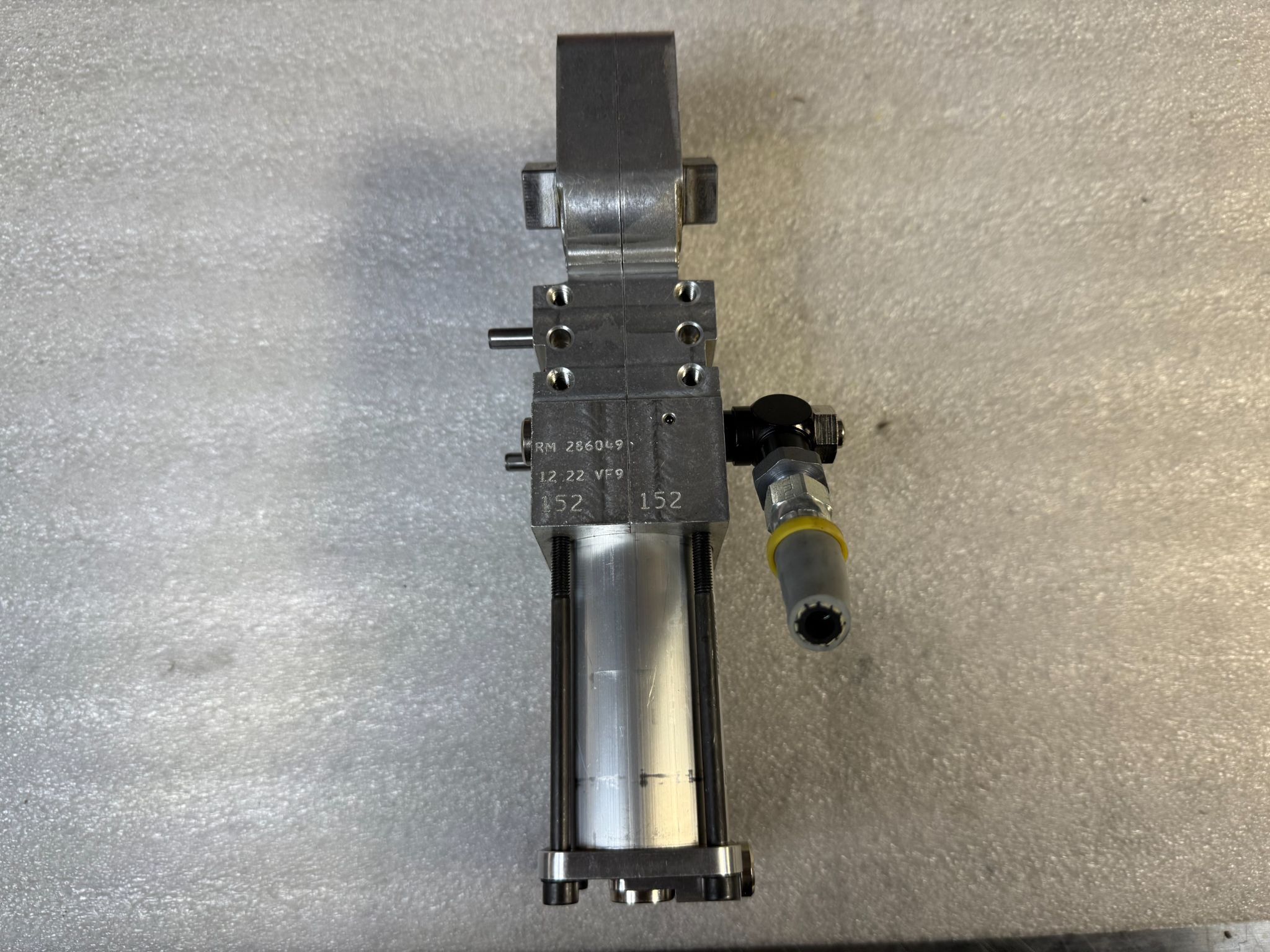 TUNKERS V2 40 LW A00 T12 Pneumatic Clamp 5–135° USED 3