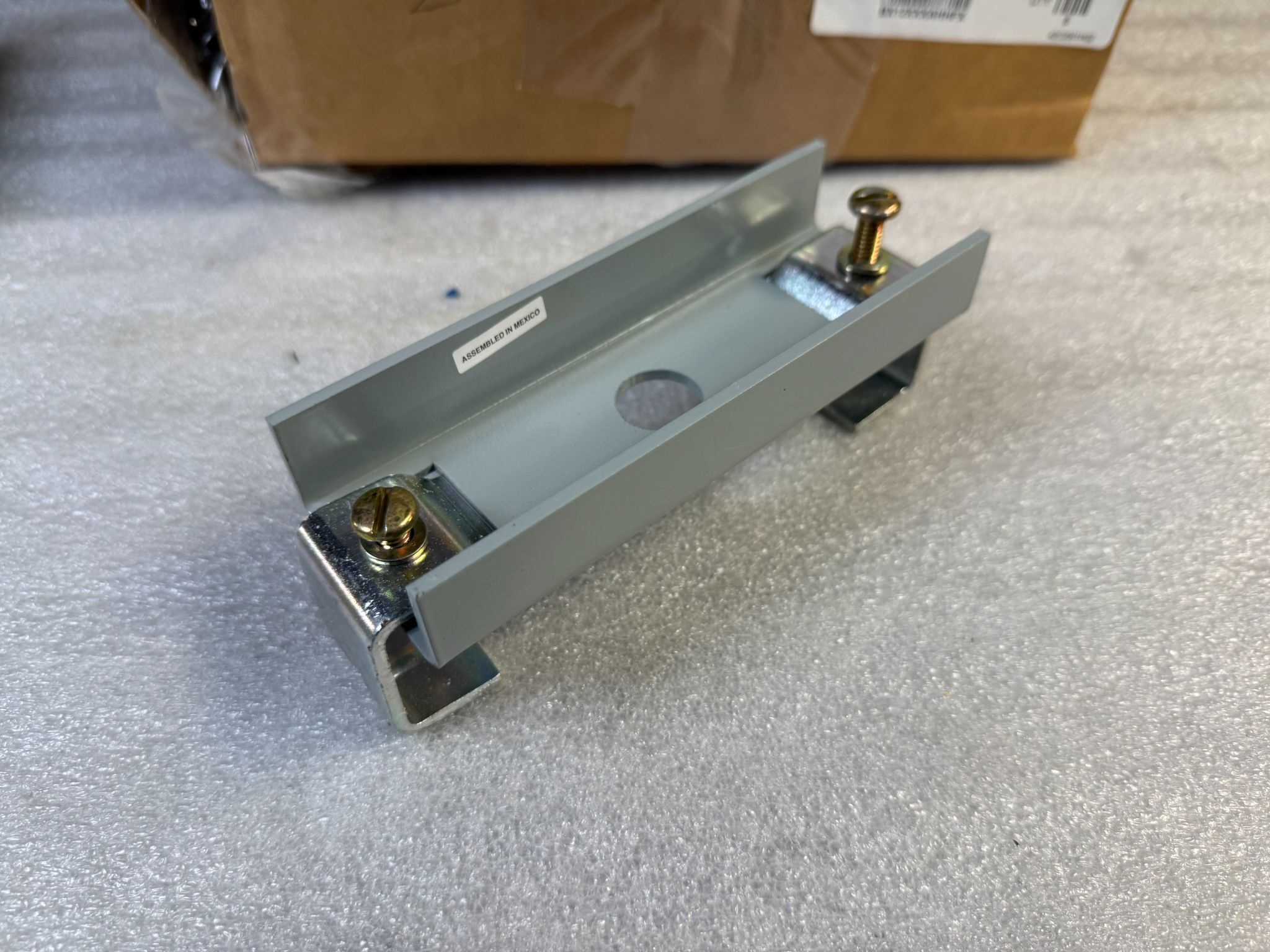 EATON BVD0301G21 Hanger Assembly NEW NO BOX (LOT OF 10) 1