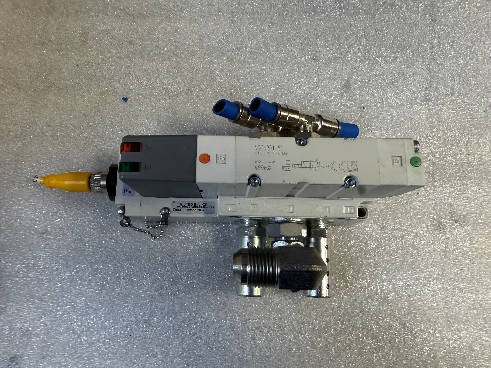 SMC VQ4000‑PW‑DAK00314 Sub Plate w/ VQC4201‑51 Solenoid Valve USED 0