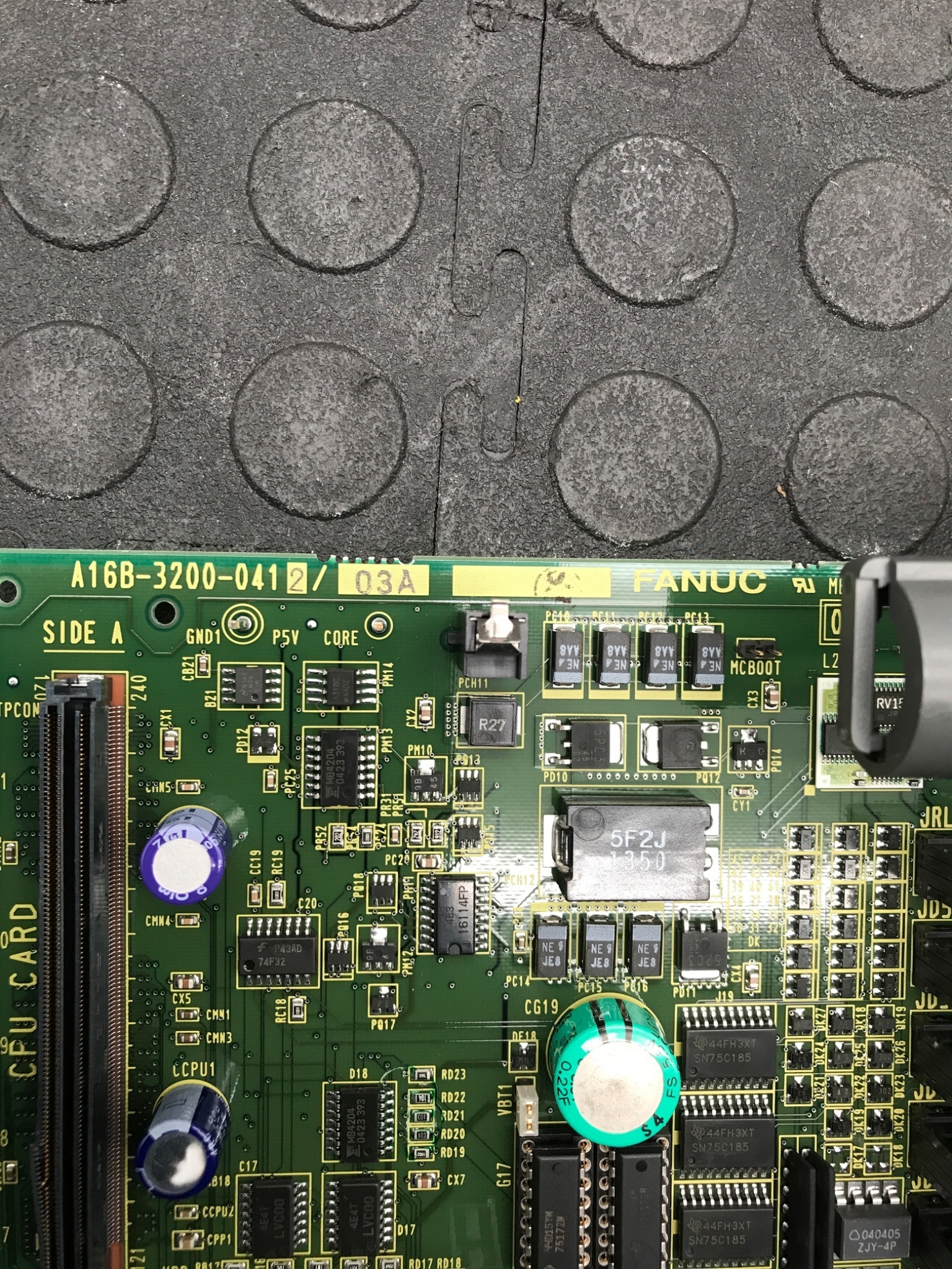 FANUC A16B-3200-0412/03A Control Module Board USED 4