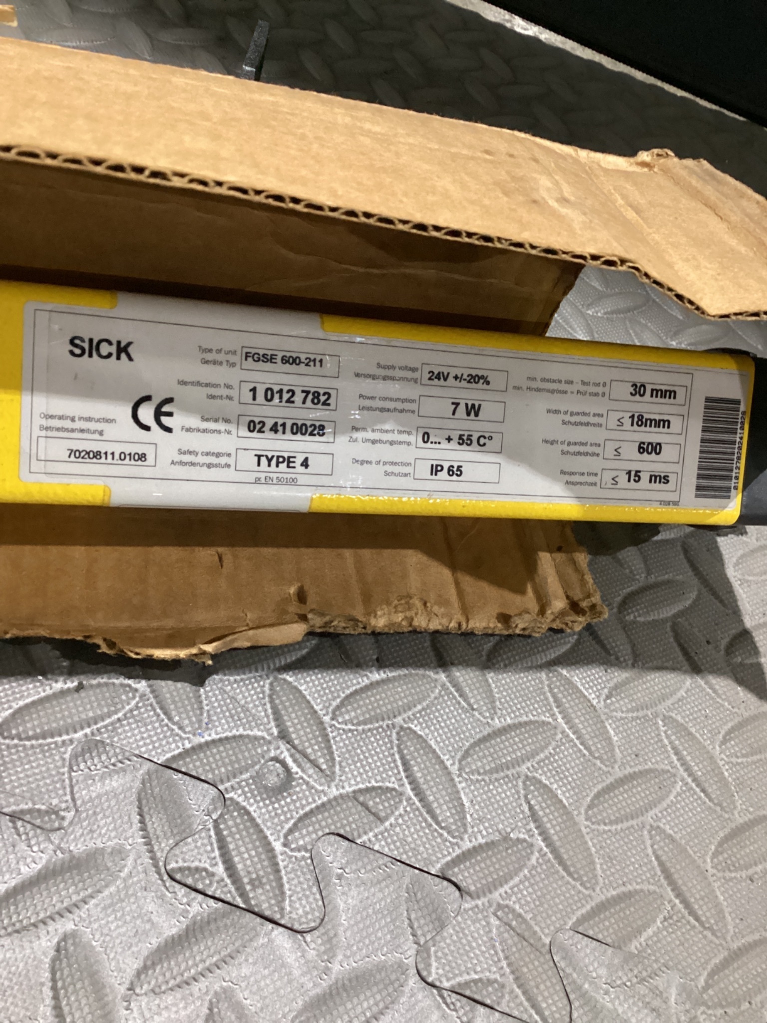SICK FGSE-600-211 Safety Light Curtain Receiver 600mm 30mm Resolution USED 2