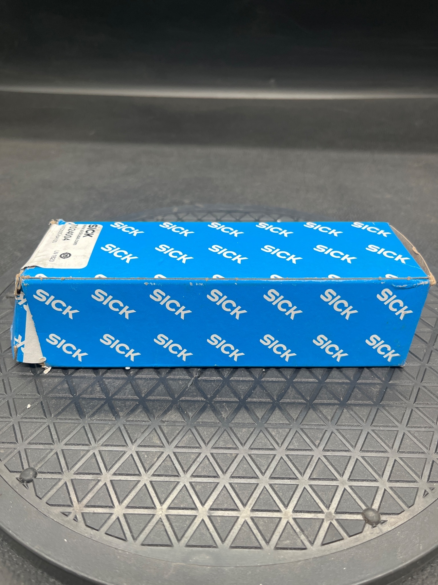 SICK WE2000-B4100 Photoelectric Sensor 7024004 NEW 1
