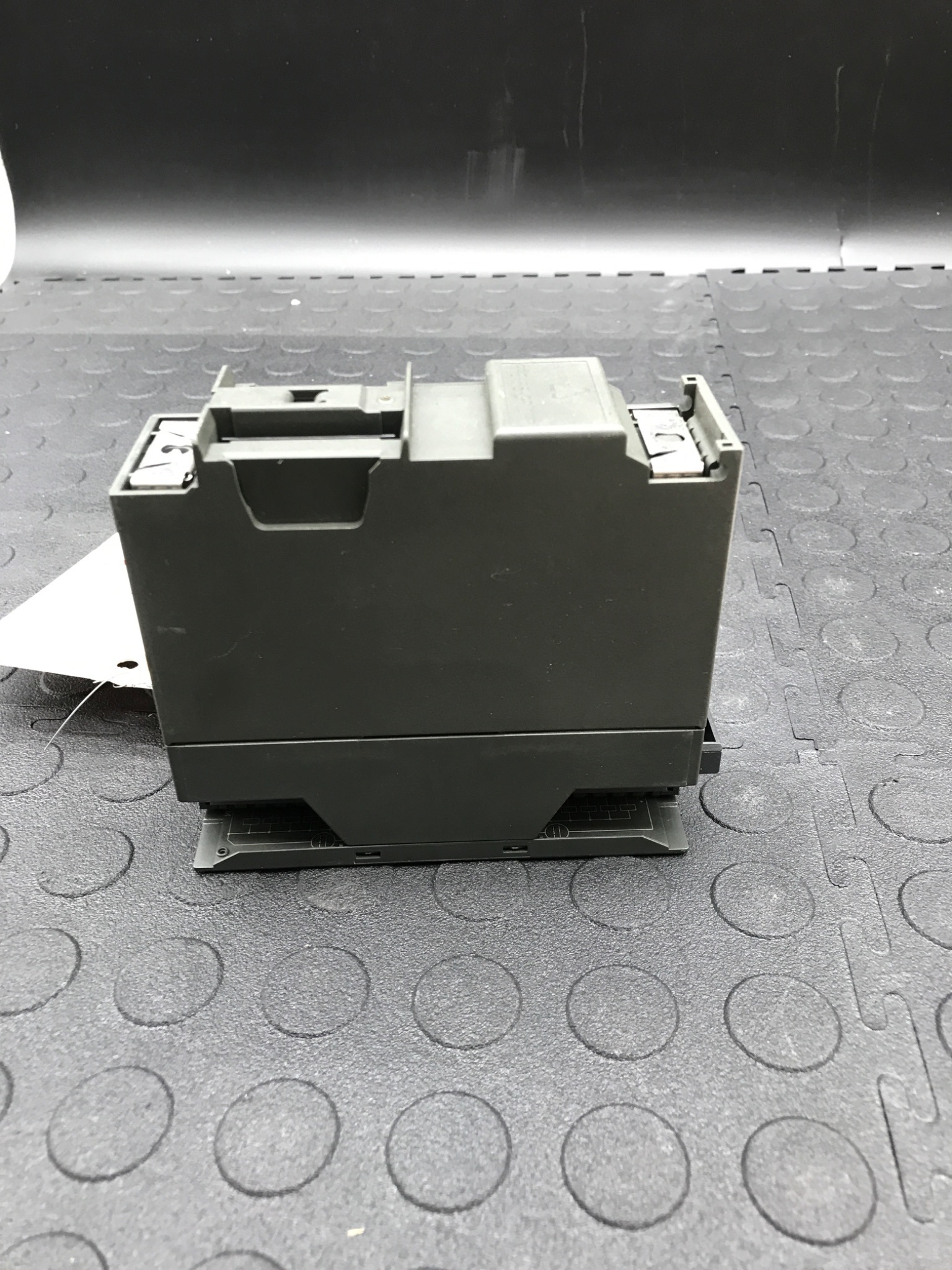 SIEMENS 6ES7 322-1BH01-0AA0 SIMATIC S7-300 Digital Output Module 16x24VDC 0.5A USED 2