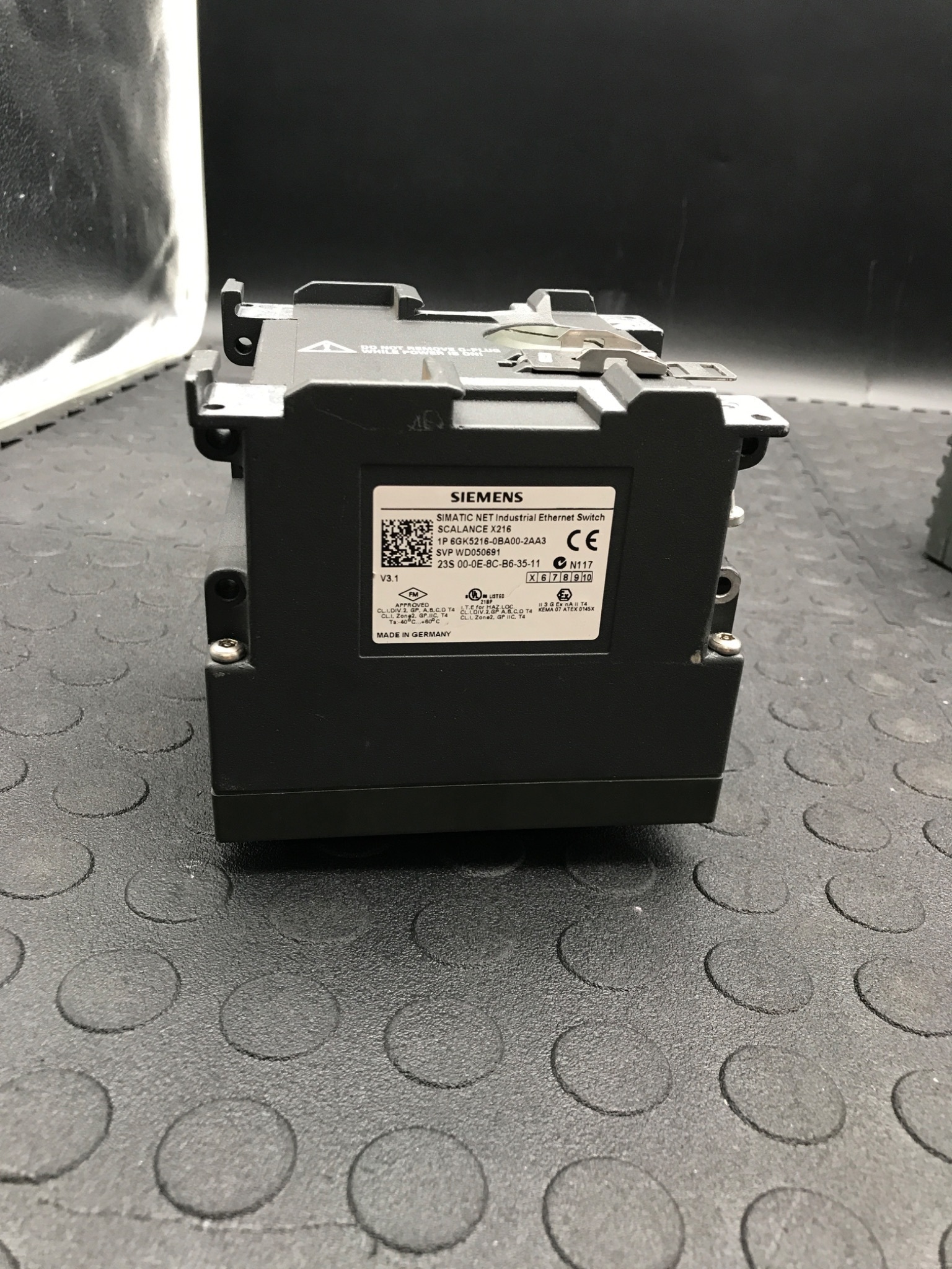 SIEMENS 6GK5216-0BA00-2AA3 SCALANCE X216 Ethernet Switch USED 1