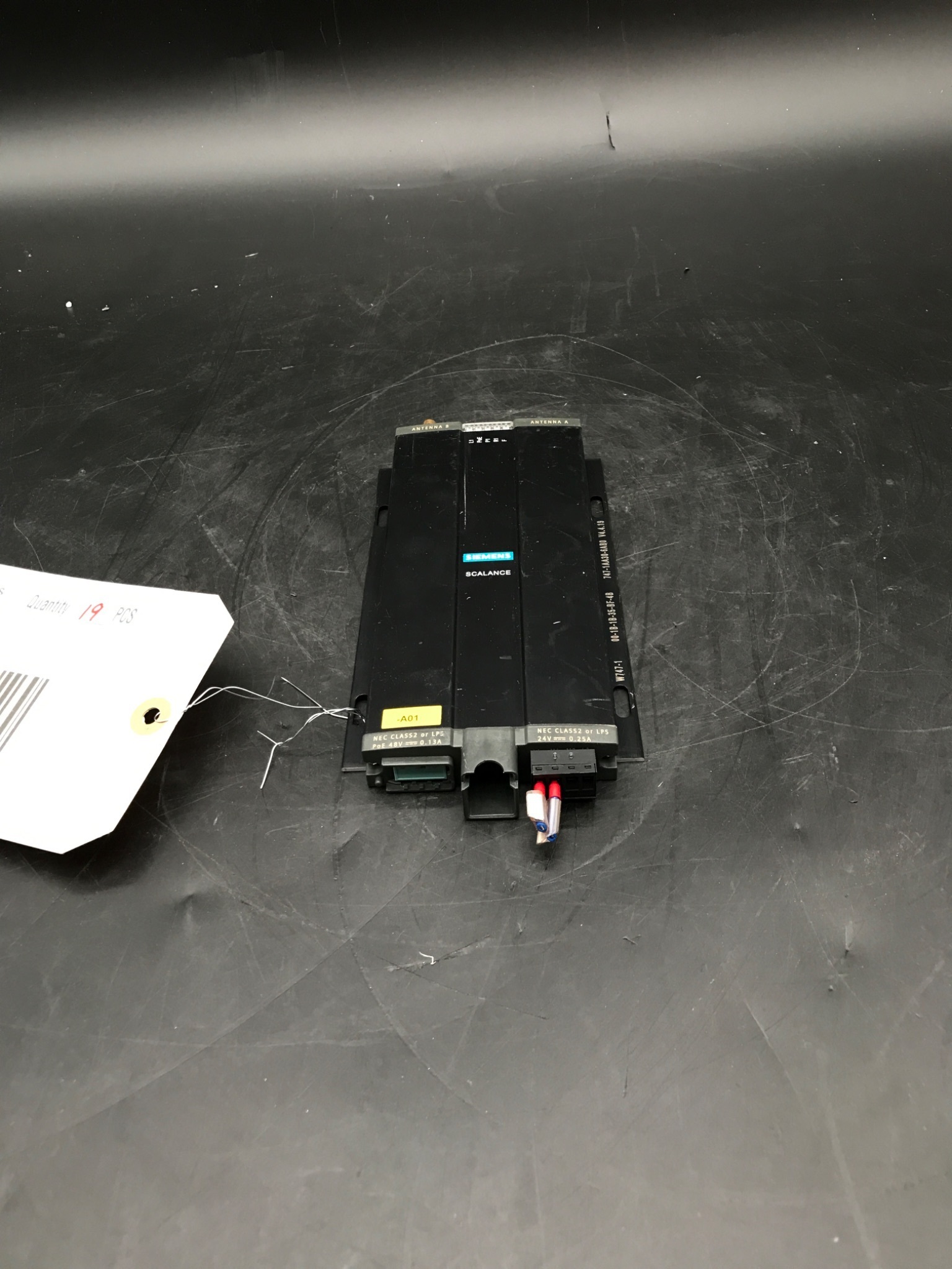 SIEMENS 6GK5747-1AA30-6AB0 SCALANCE W747-1 IWLAN Client Module USED 0