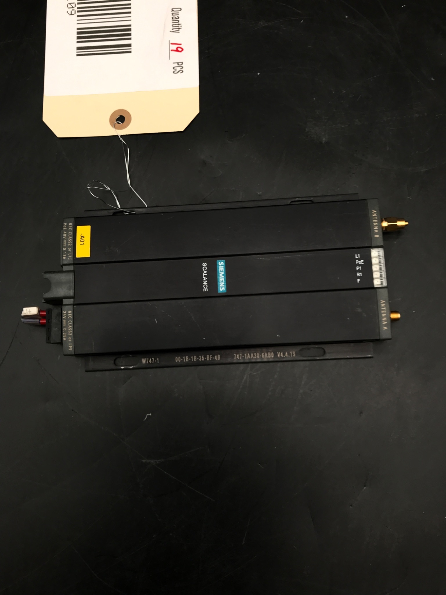 SIEMENS 6GK5747-1AA30-6AB0 SCALANCE W747-1 IWLAN Client Module USED 1