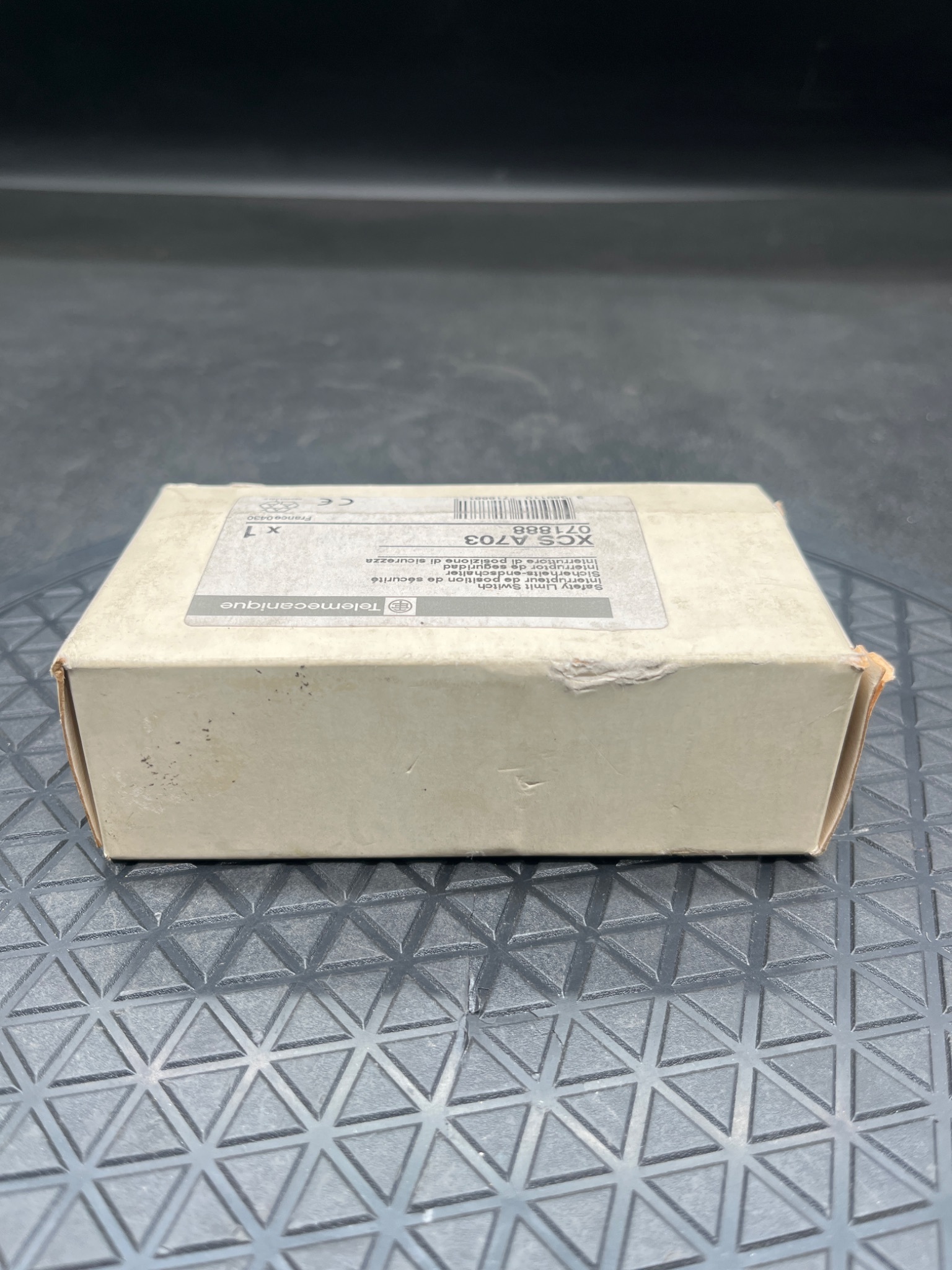 Telemecanique XCS A703 Safety Limit Switch NEW 2